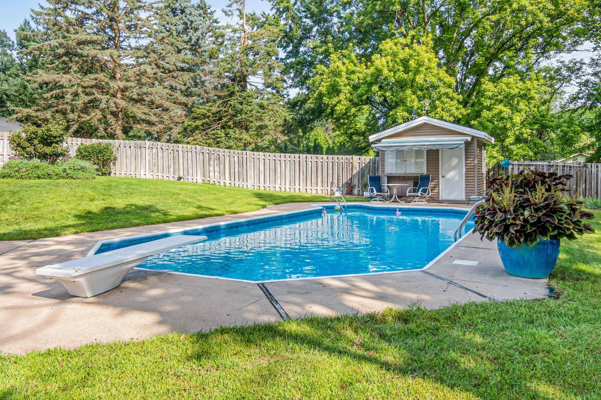 Minnetonka, MN 55345,5703 Oakview LN