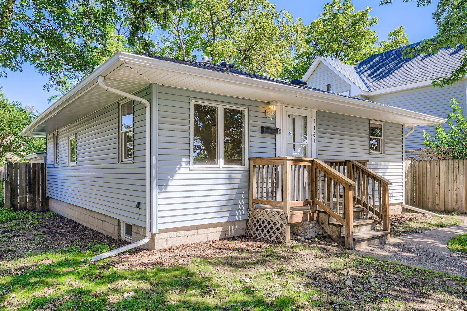 Saint Paul, MN 55104,1767 Thomas AVE