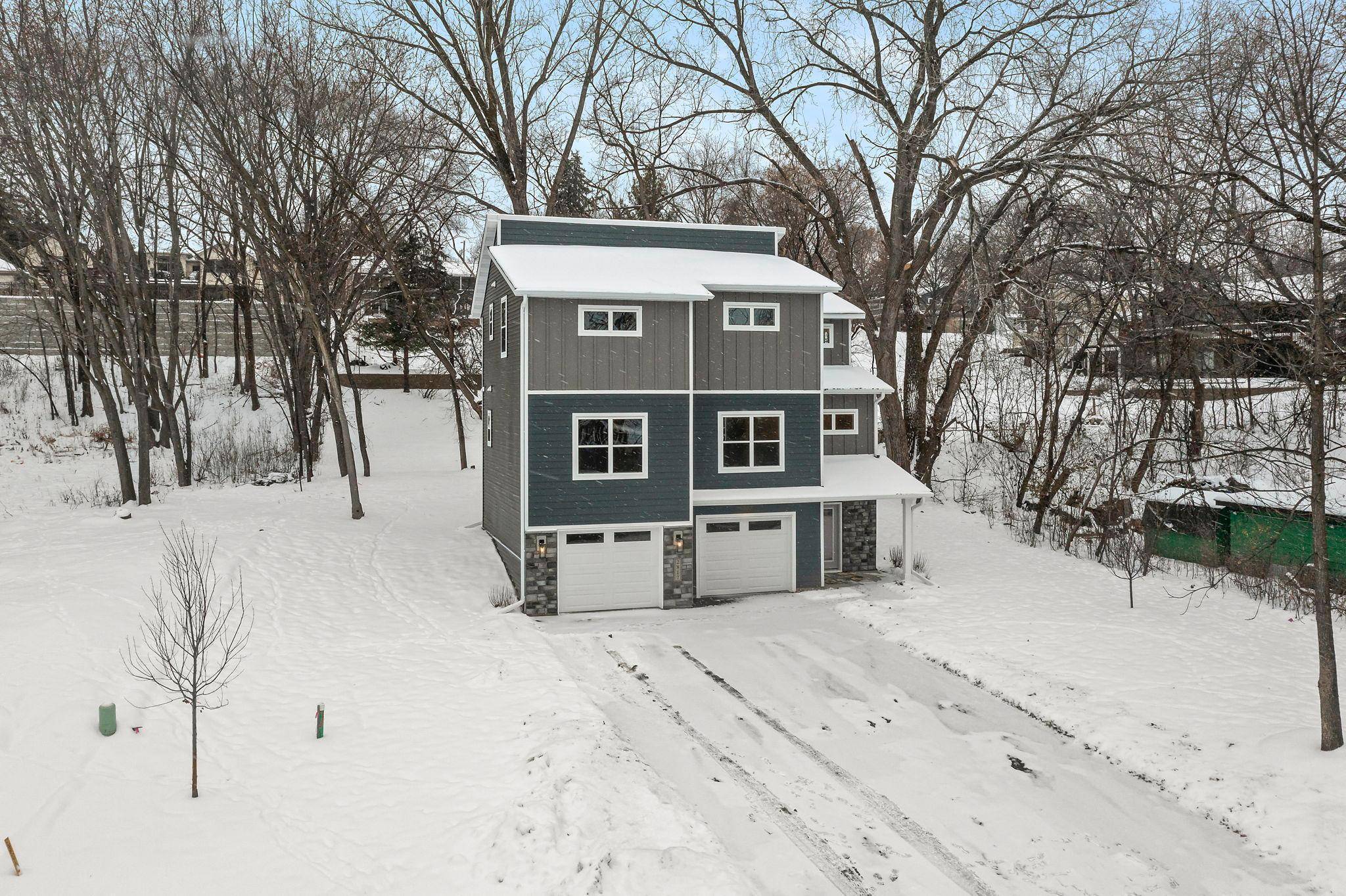 Roseville, MN 55113,2817 Victoria ST N