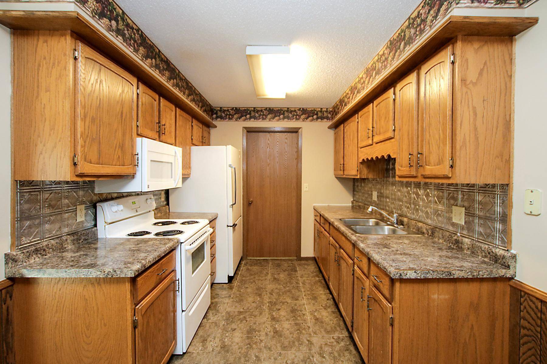 Hutchinson, MN 55350,537 Graham ST SW