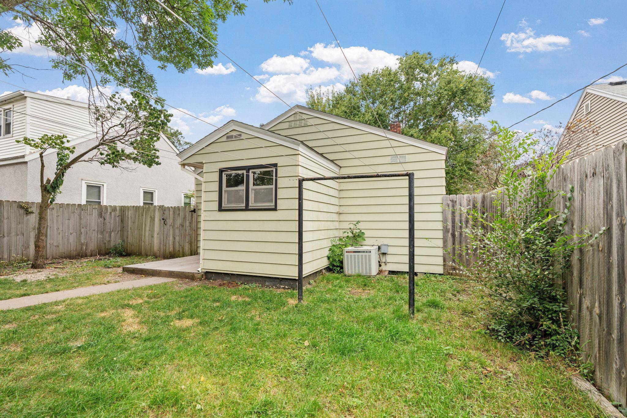 Saint Cloud, MN 56303,122 20th AVE N