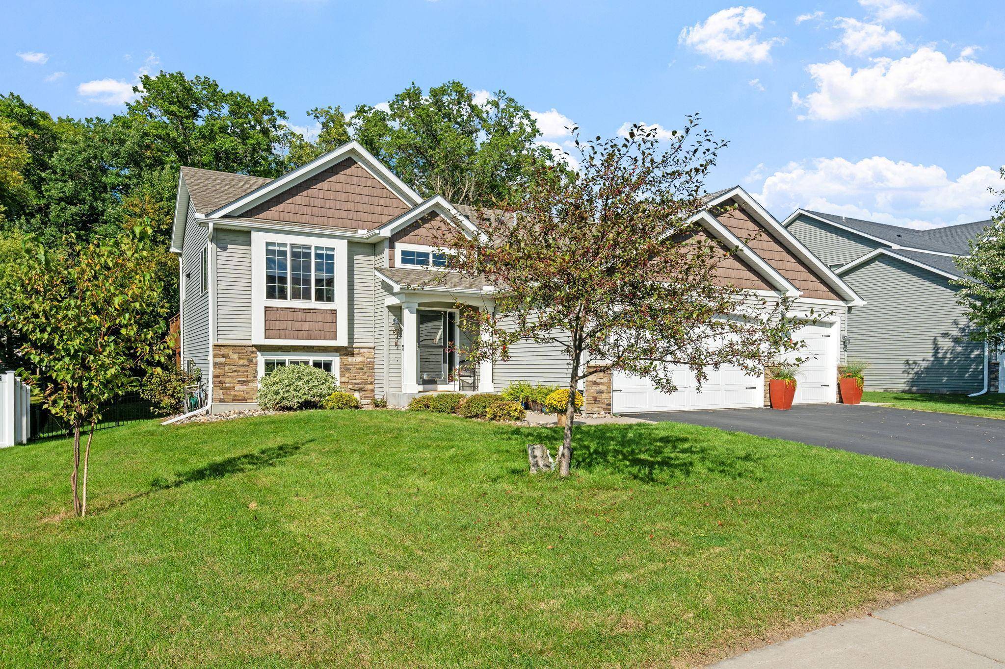 Blaine, MN 55449,3007 127th AVE NE