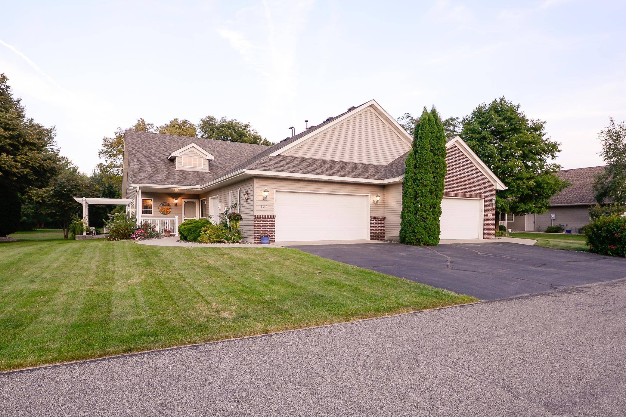 Clearwater, MN 55320,229 Goldfinch LN
