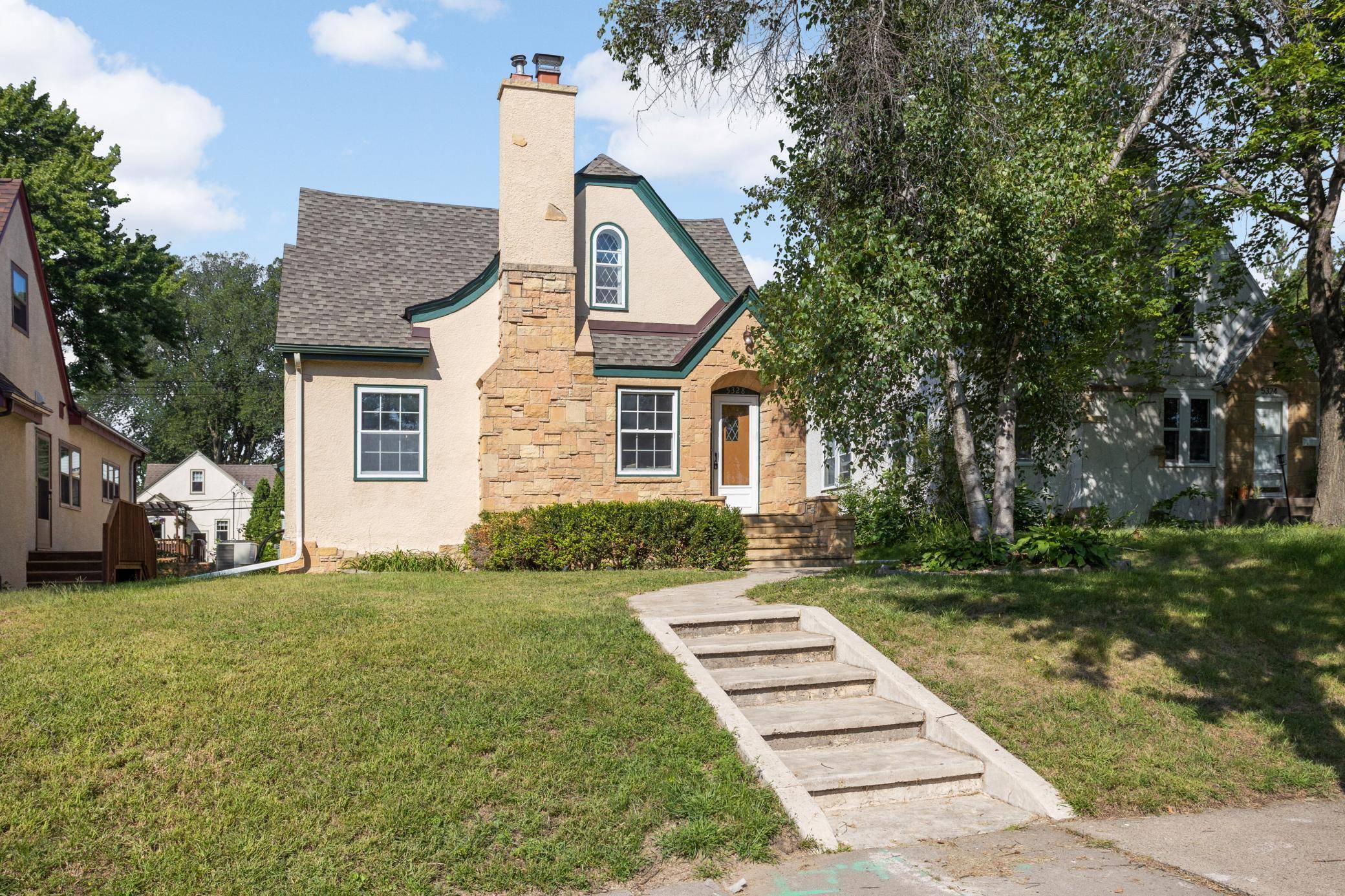 Minneapolis, MN 55417,5328 Bloomington AVE