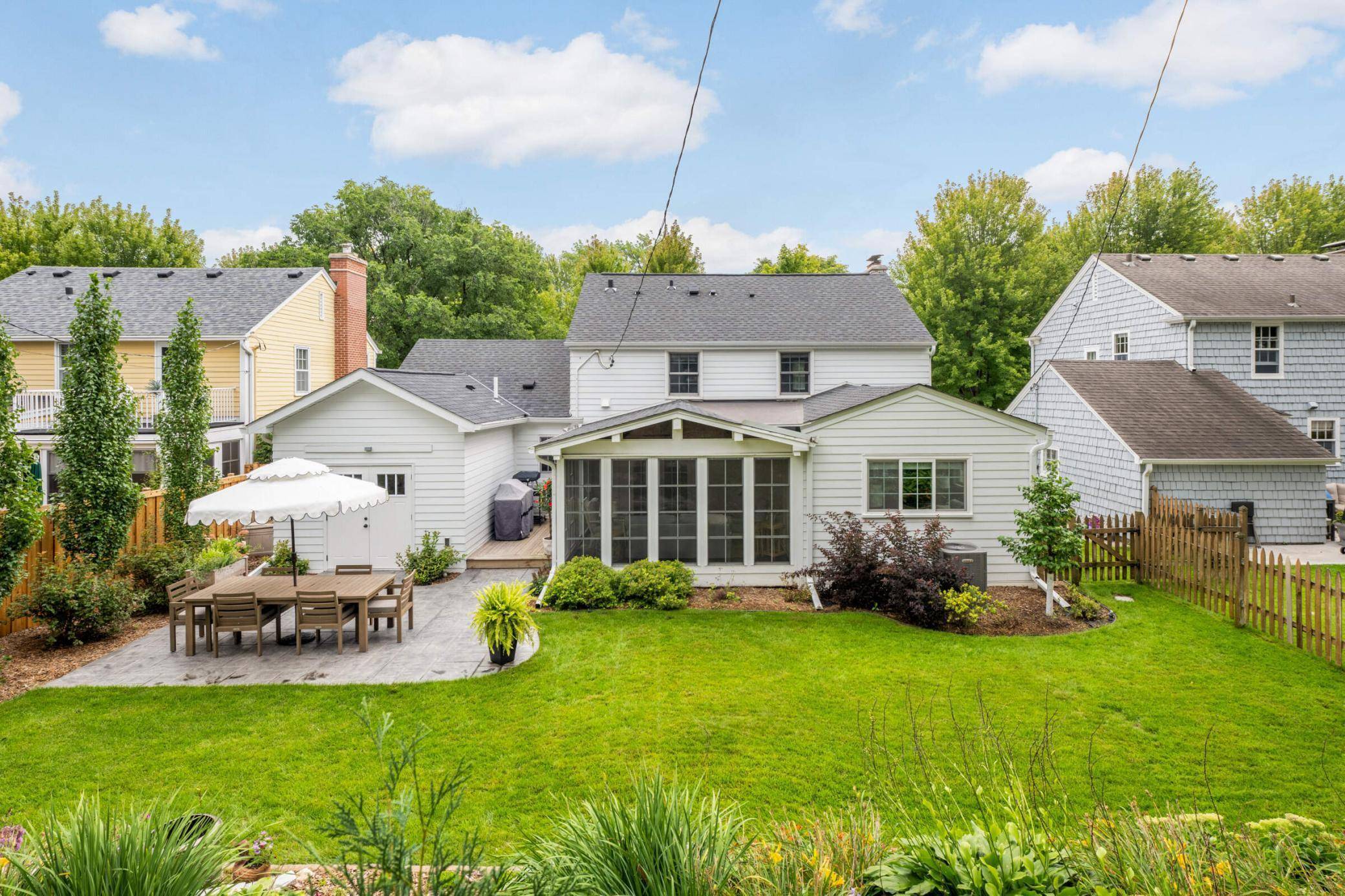 Edina, MN 55424,4908 Maple RD