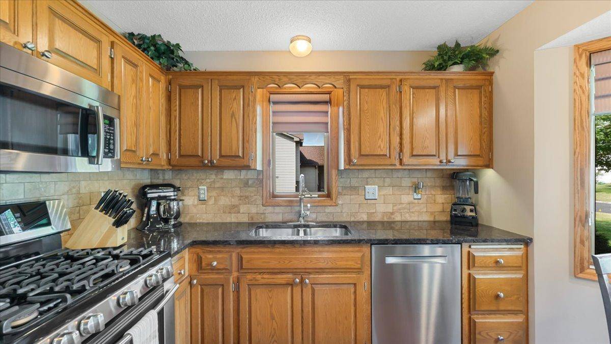 Coon Rapids, MN 55433,12360 Jonquil ST NW