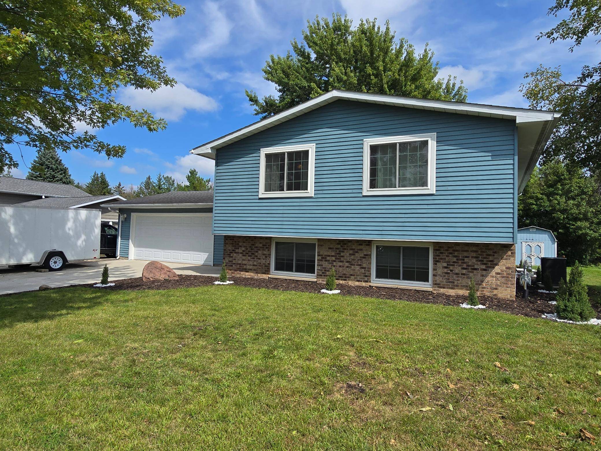 Dodge Center, MN 55927,524 10th AVE NW