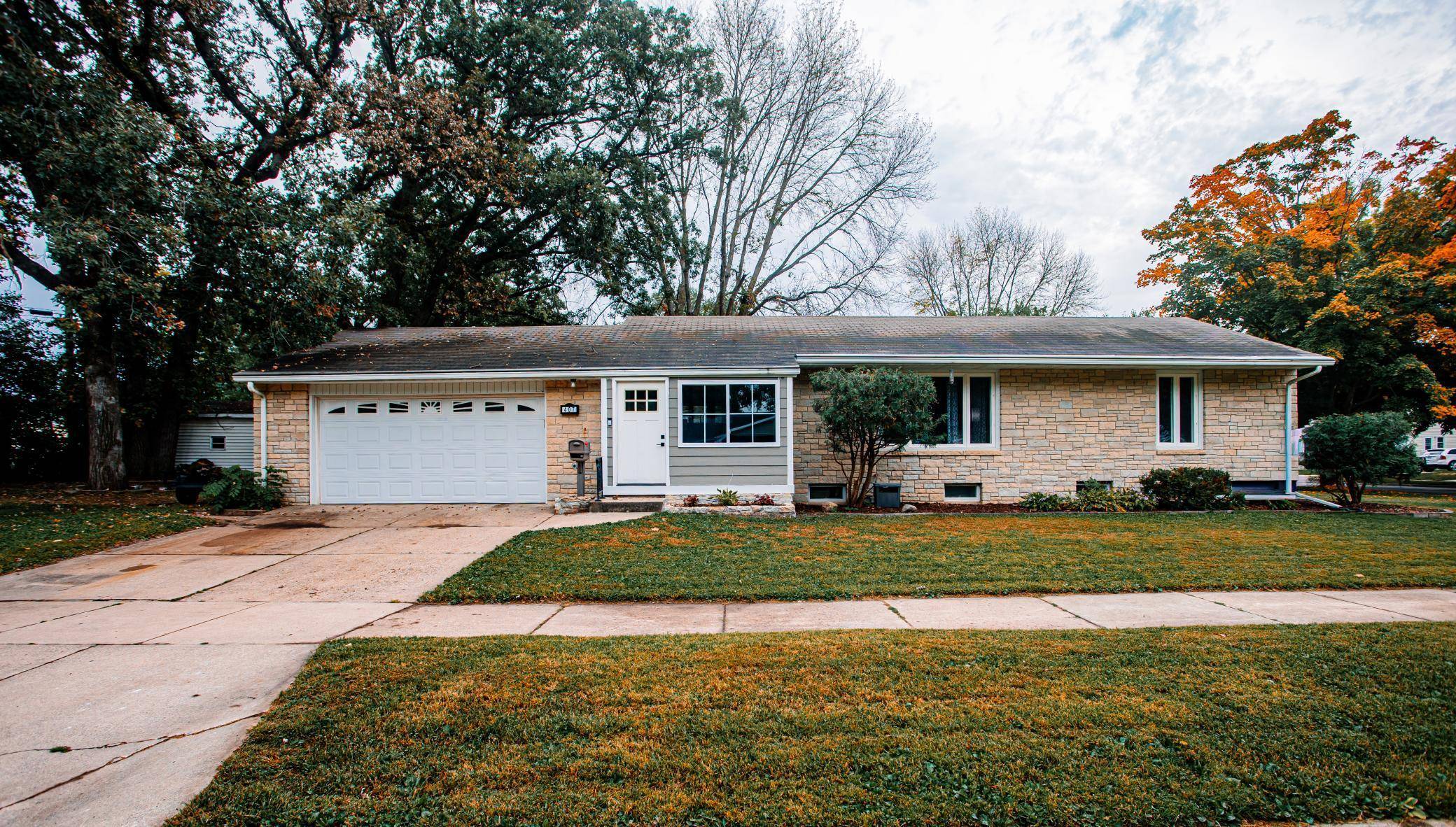 Austin, MN 55912,407 17th St SW