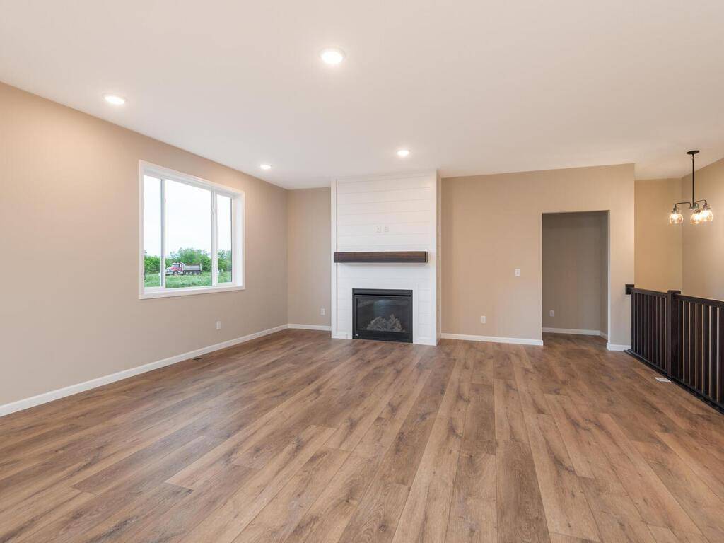 Lakeville, MN 55044,5393 177th ST W