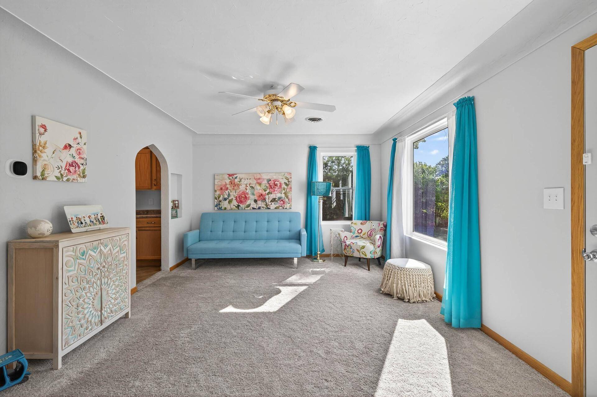 Spring Lake Park, MN 55432,881 Manor DR NE