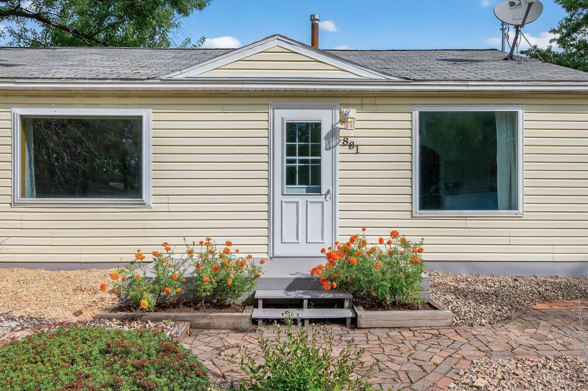 Spring Lake Park, MN 55432,881 Manor DR NE