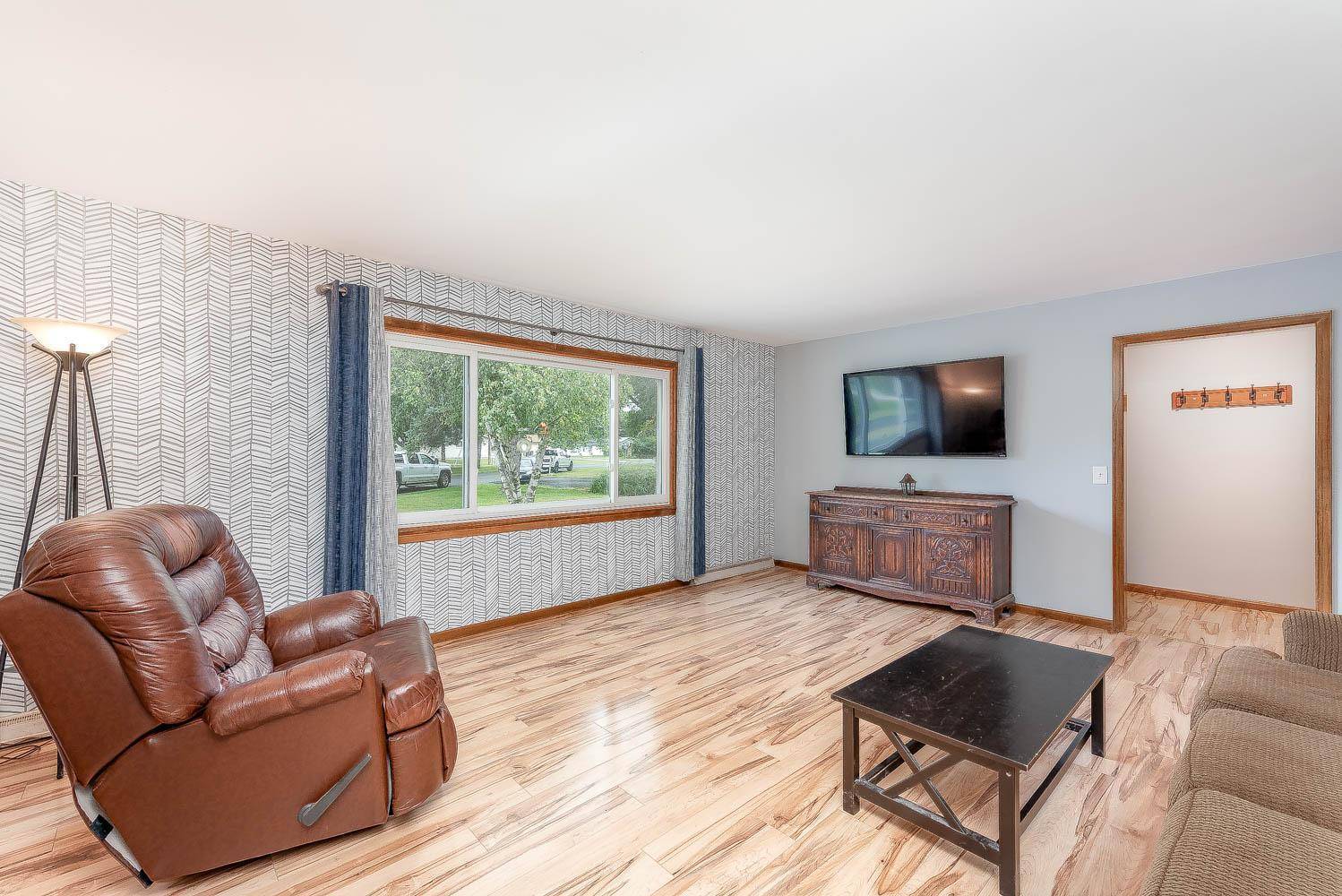 Mankato, MN 56001,237 W Skyline CT