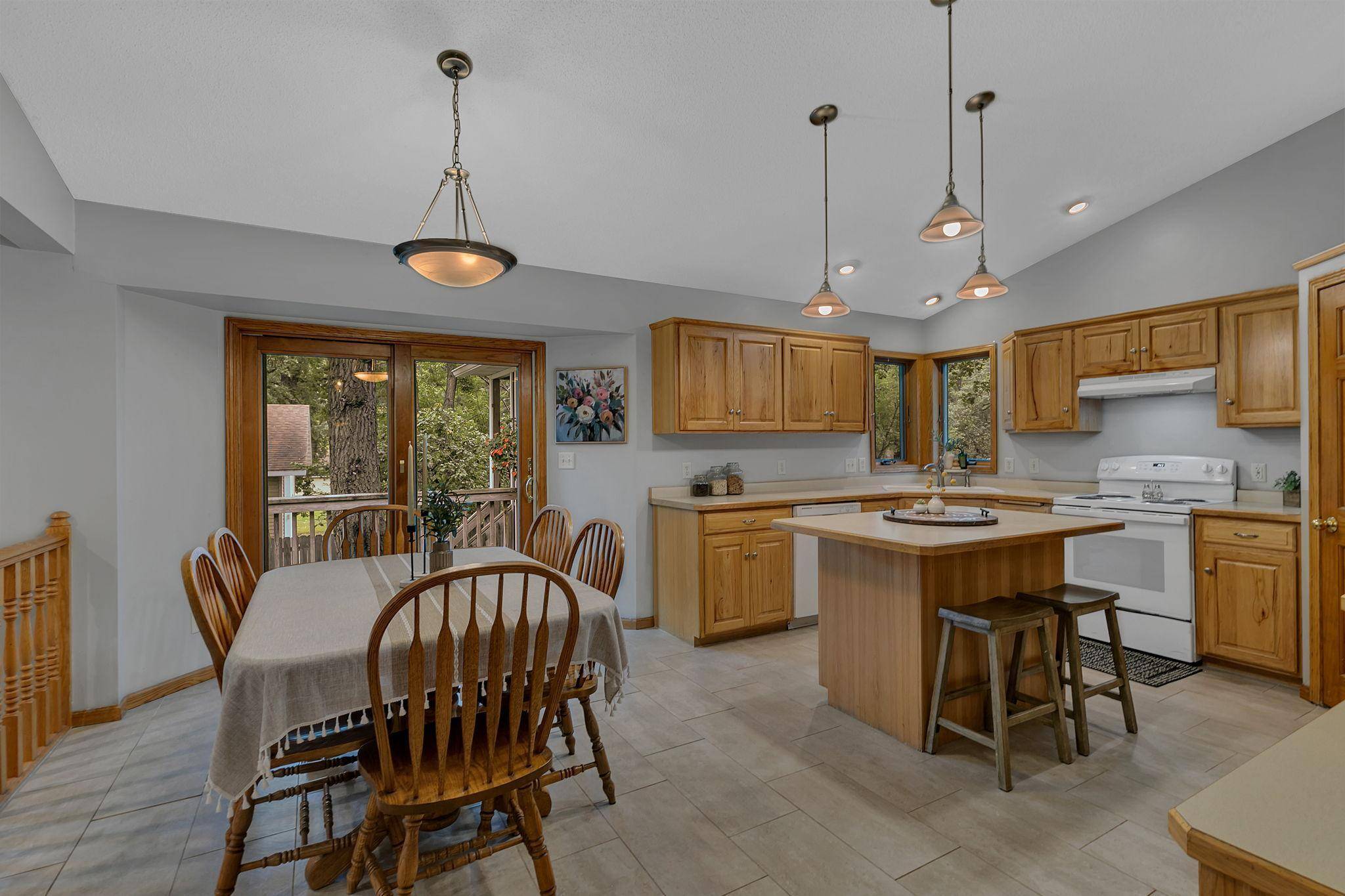 Sartell, MN 56377,1518 4th AVE N