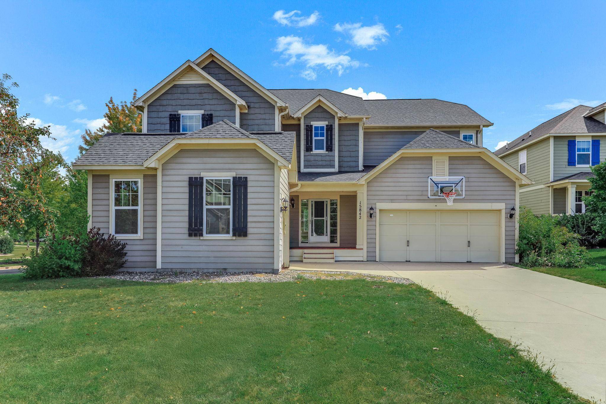 Apple Valley, MN 55124,15842 Elmwood LN