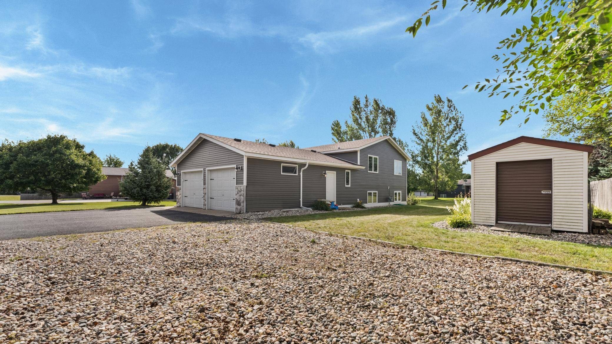 Alexandria, MN 56308,1202 S Le Homme Dieu DR NE