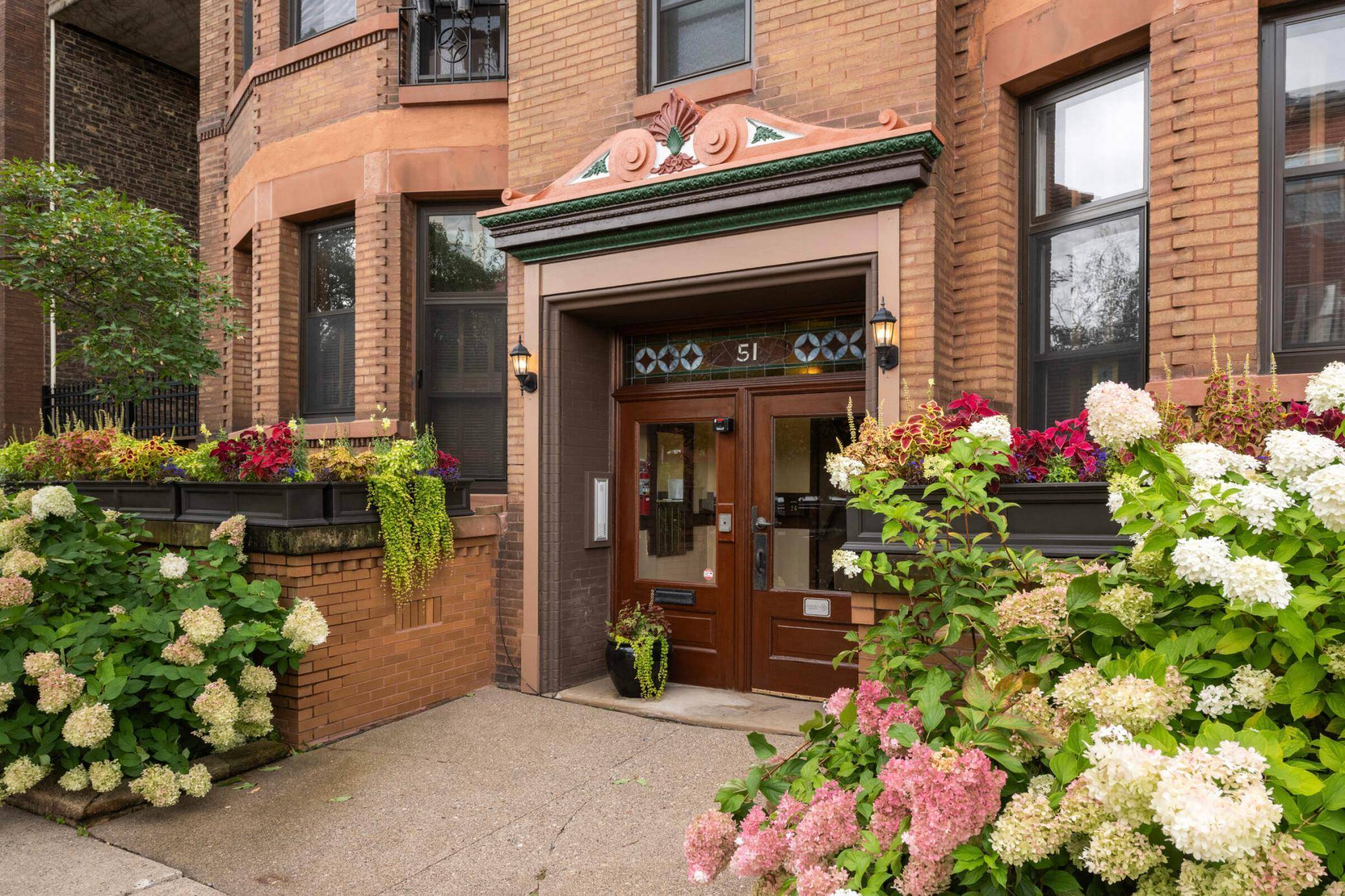 Saint Paul, MN 55105,51 Avon ST S #24