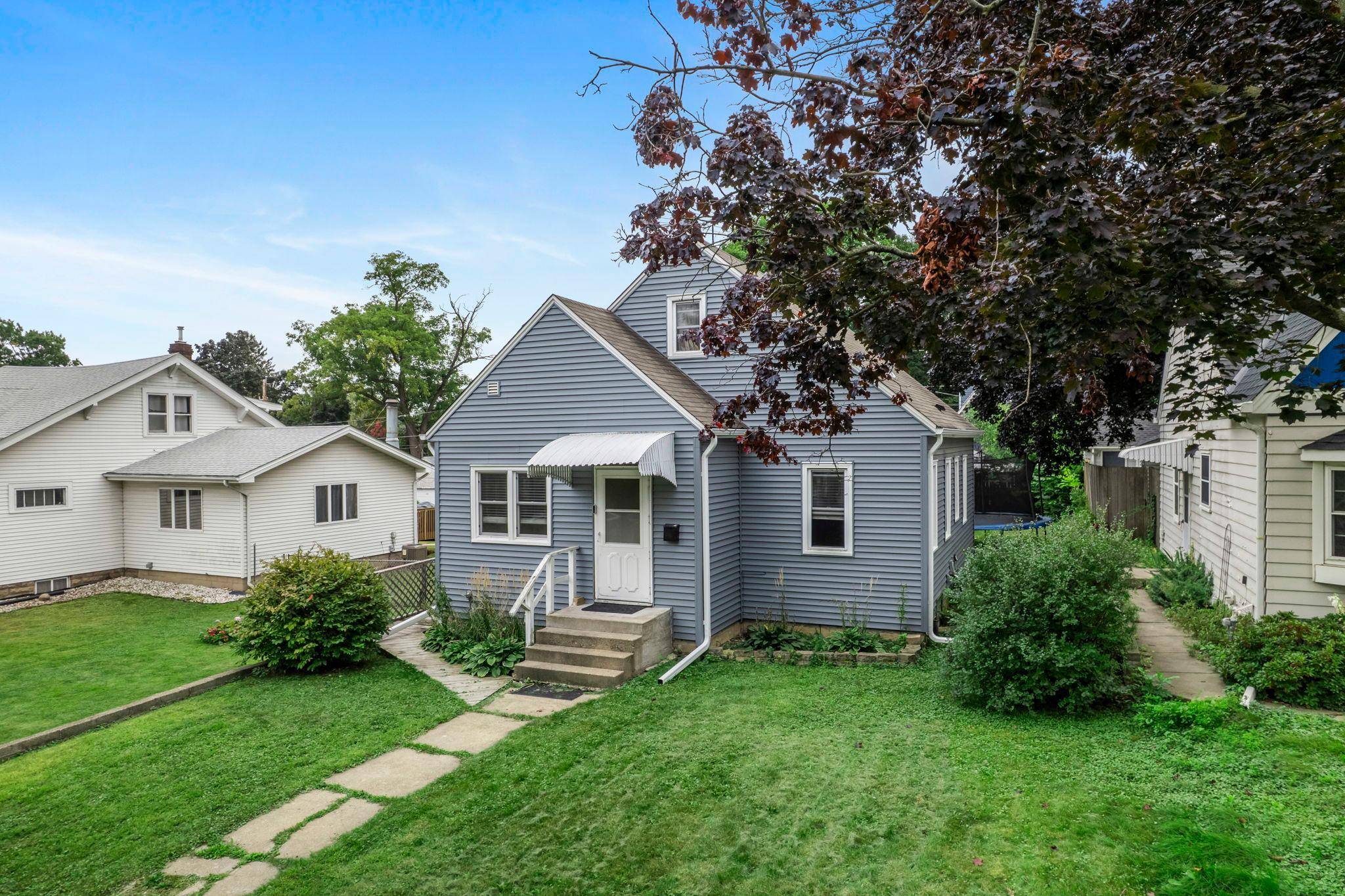Saint Paul, MN 55106,1736 Ross AVE