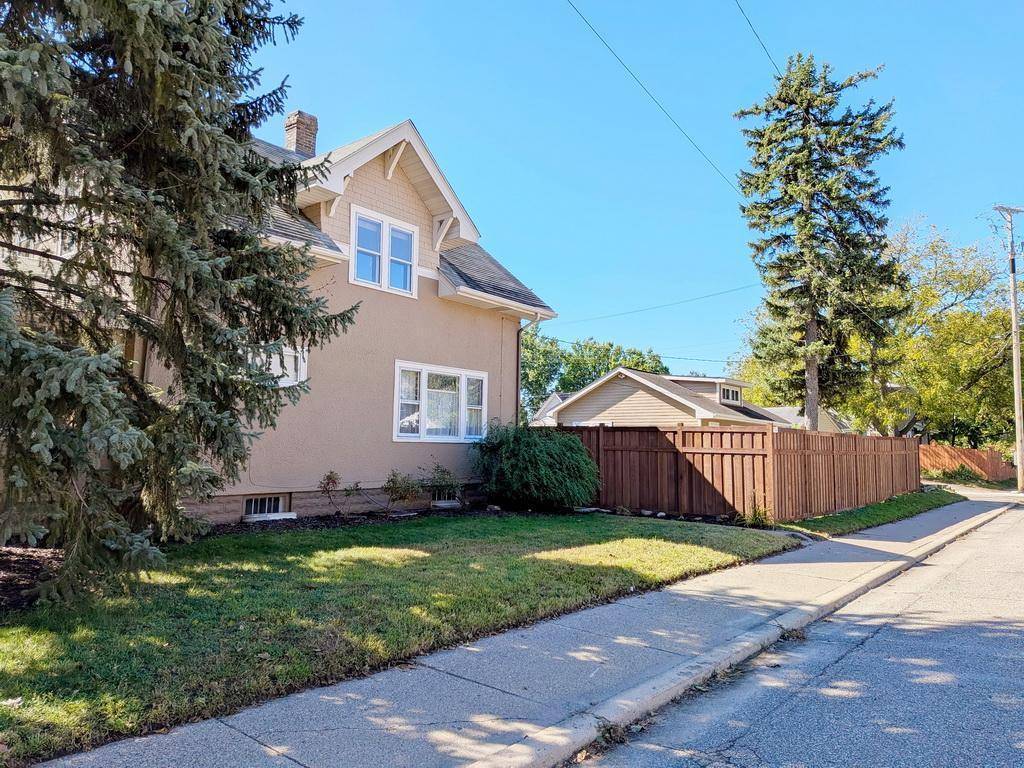 Minneapolis, MN 55418,2422 Garfield ST NE