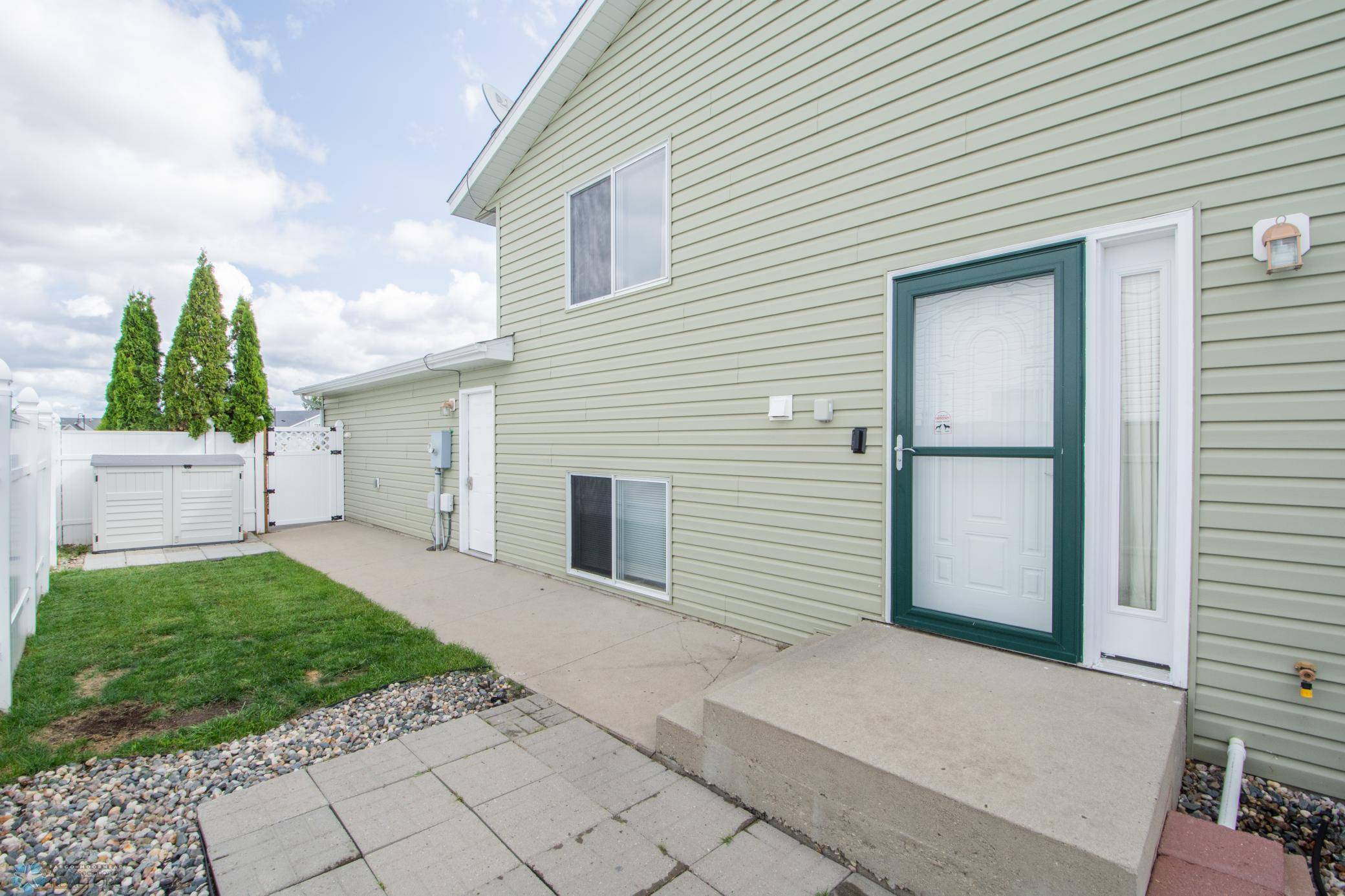 Fargo, ND 58104,5256 48th AVE S