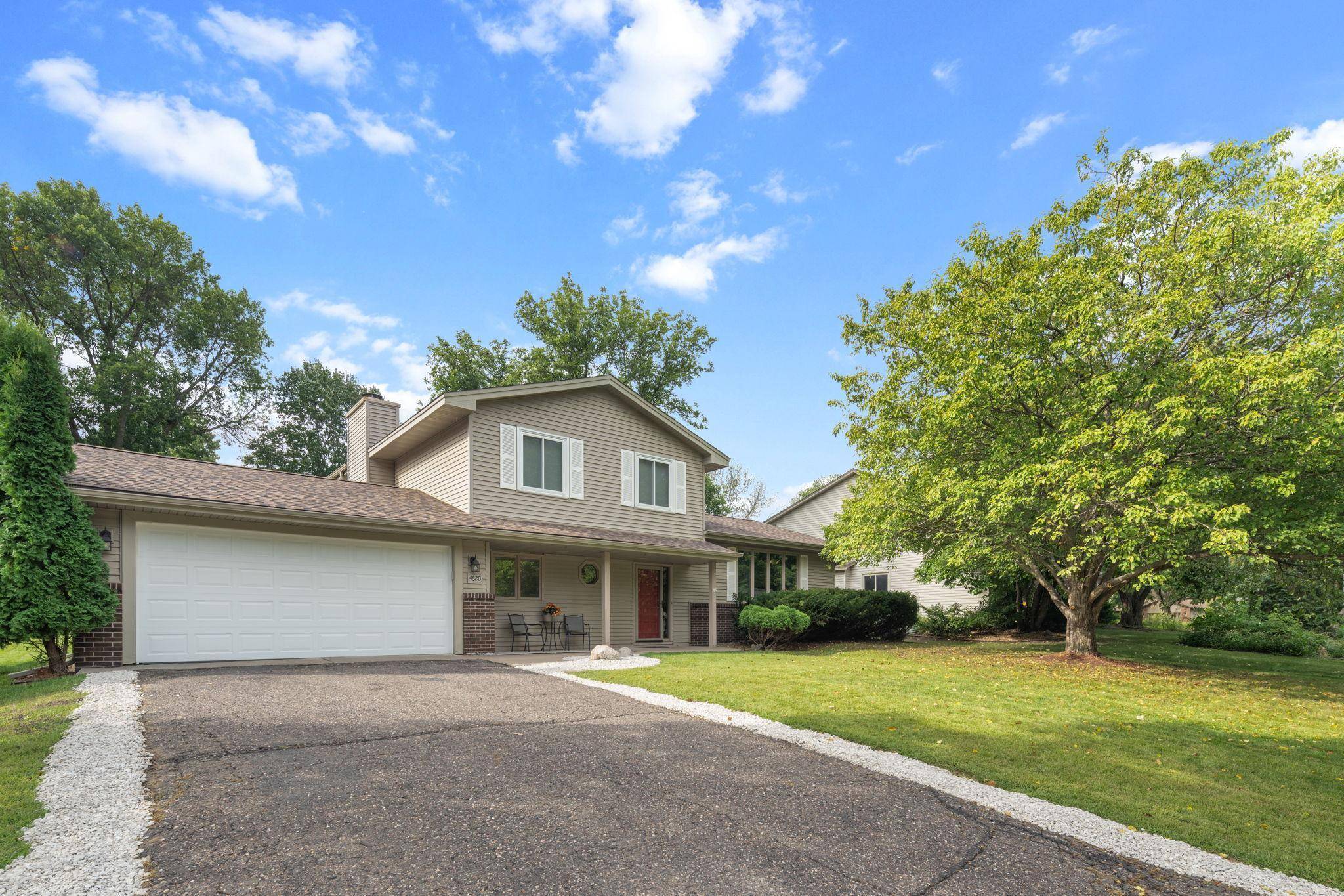 Plymouth, MN 55442,4620 Forestview LN N