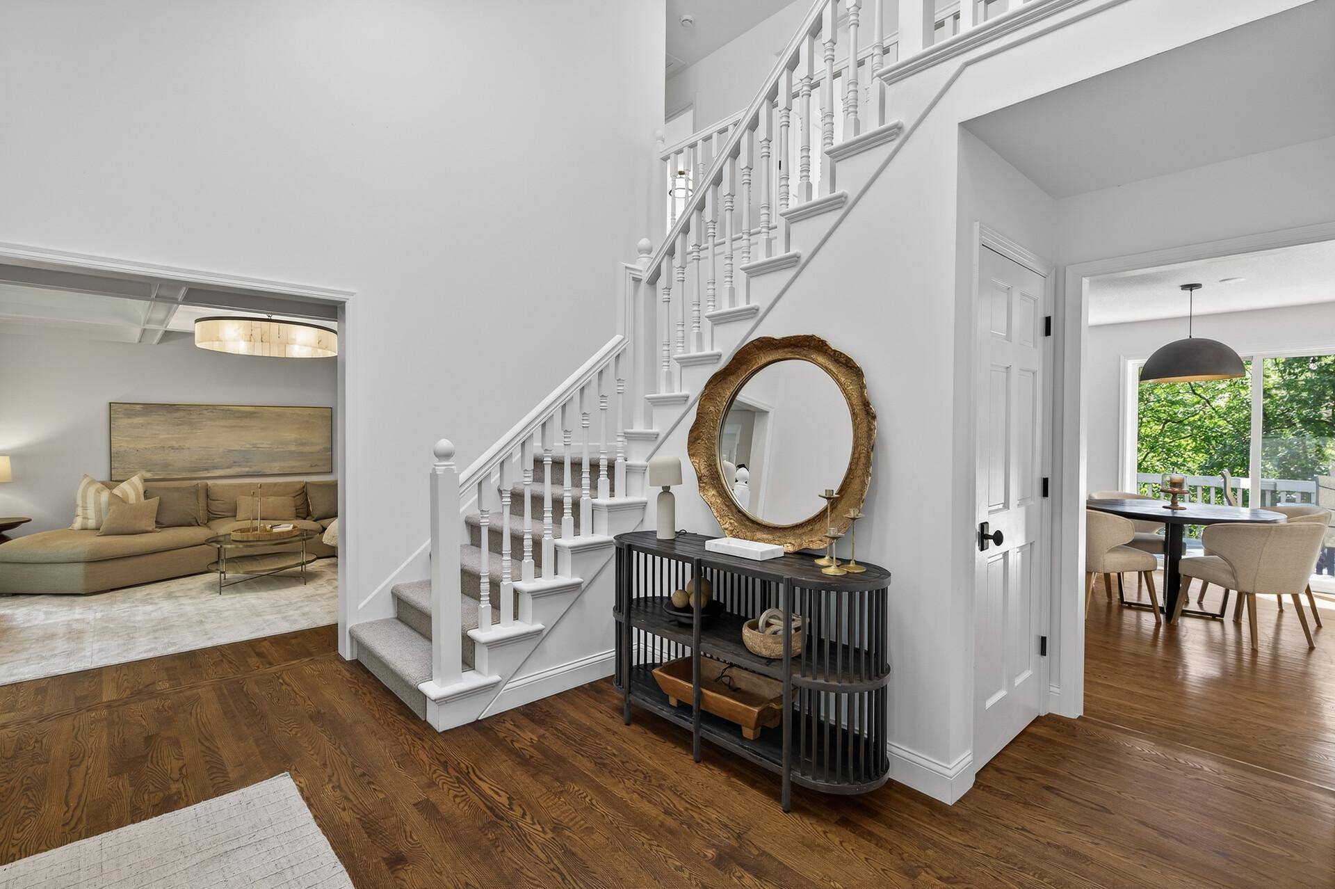 Minnetonka, MN 55305,2200 Essex RD