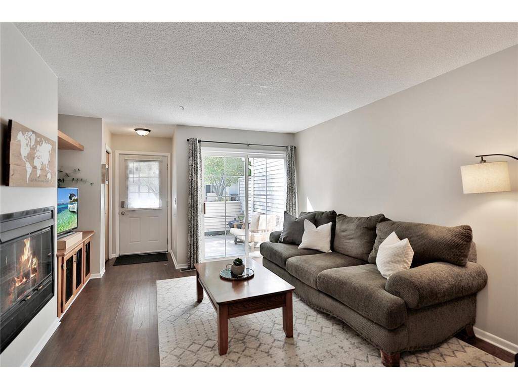 Chanhassen, MN 55317,566 Mission Hills WAY W