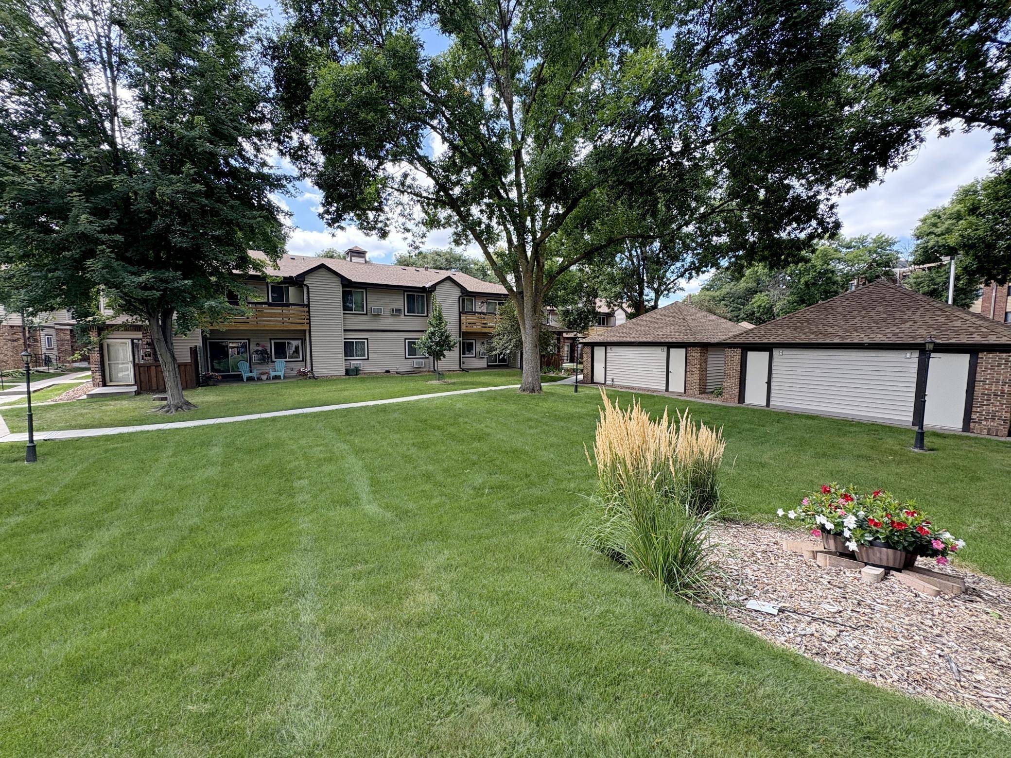 Saint Louis Park, MN 55426,310 Ford RD #6