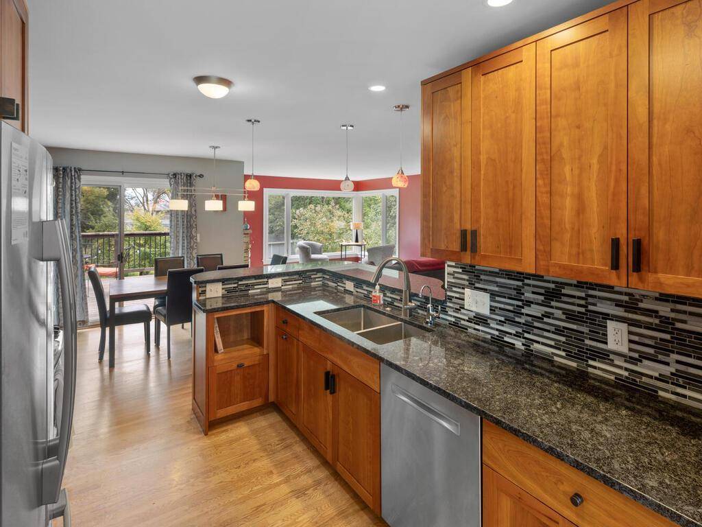 Edina, MN 55439,5169 Abercrombie DR