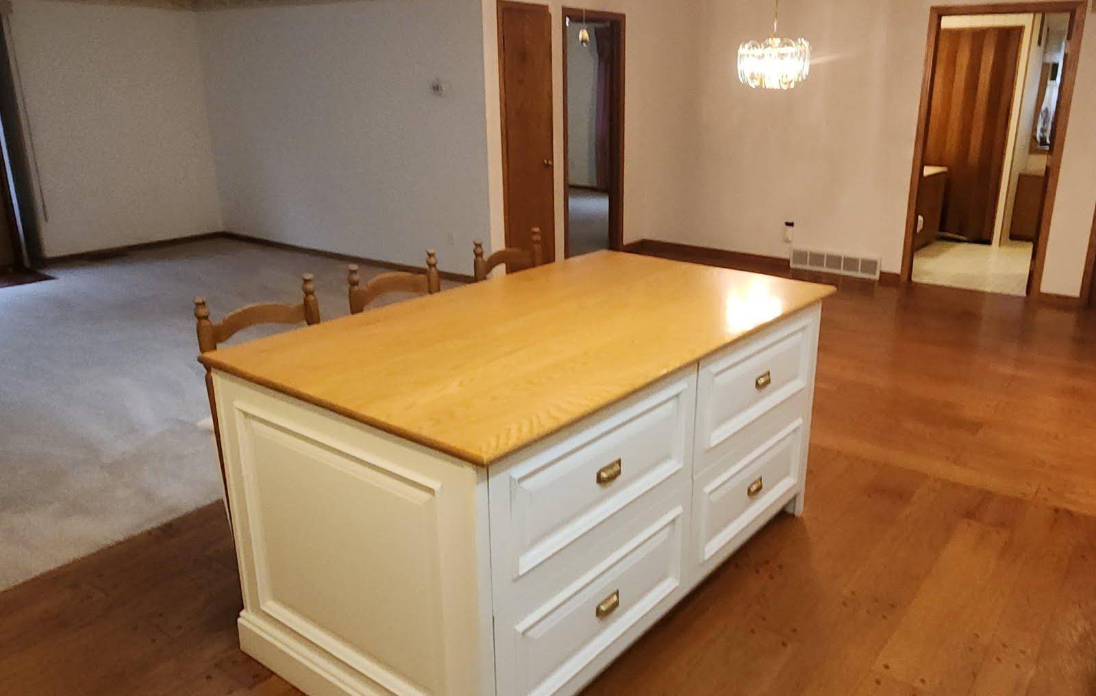 Milaca, MN 56353,1005 4th AVE NW