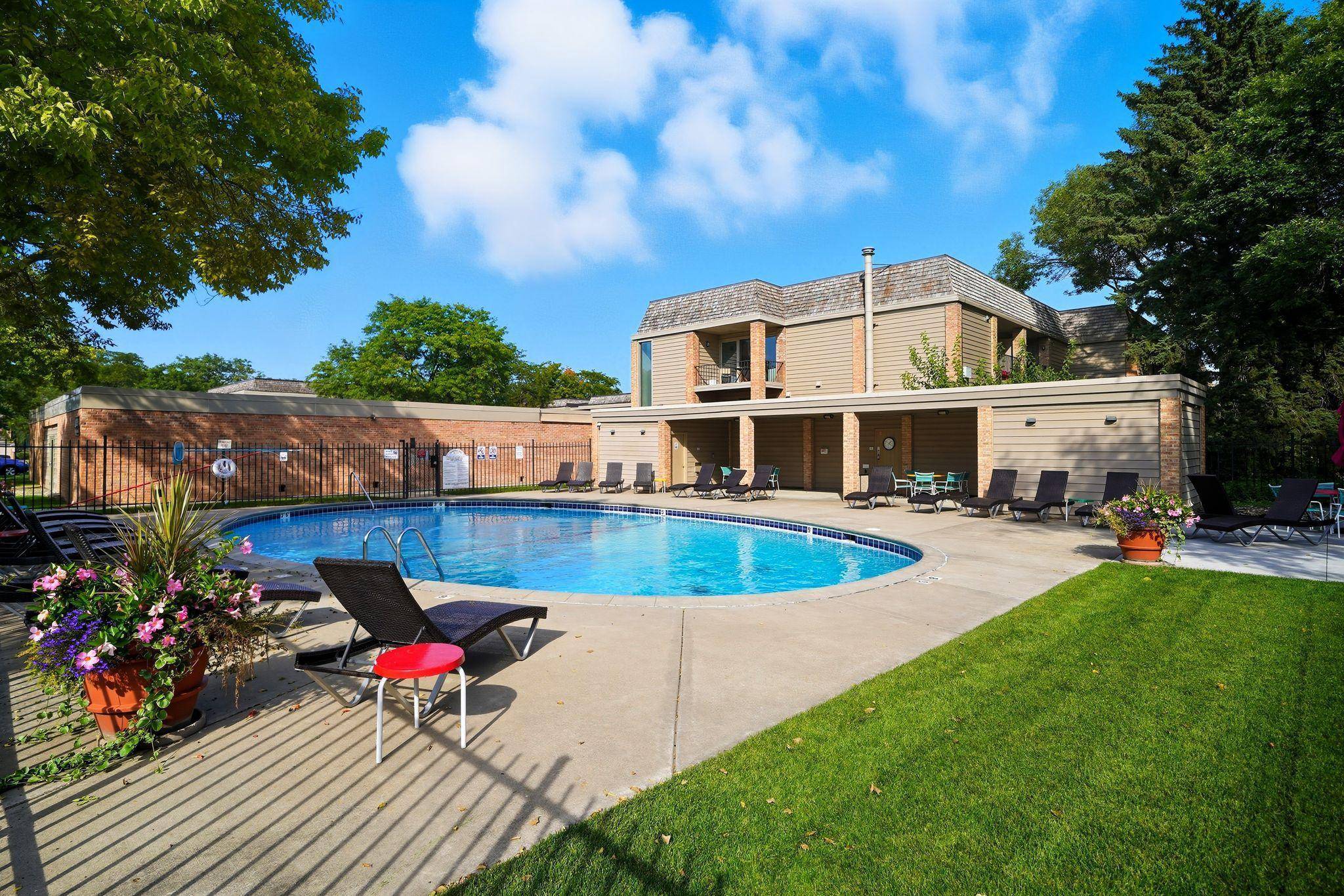 Edina, MN 55435,6423 Colony WAY #3L