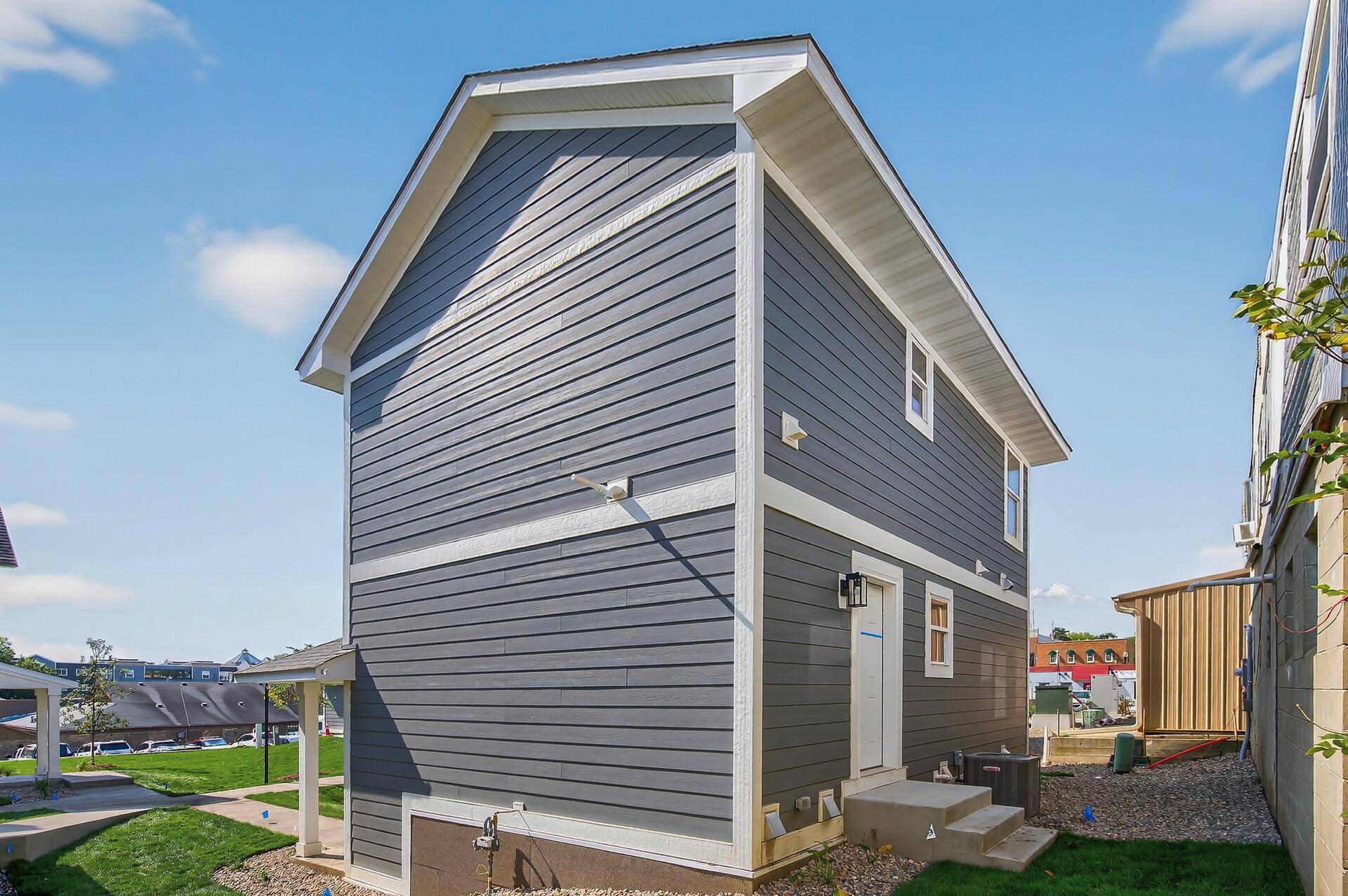 Chaska, MN 55318,215 N Walnut ST