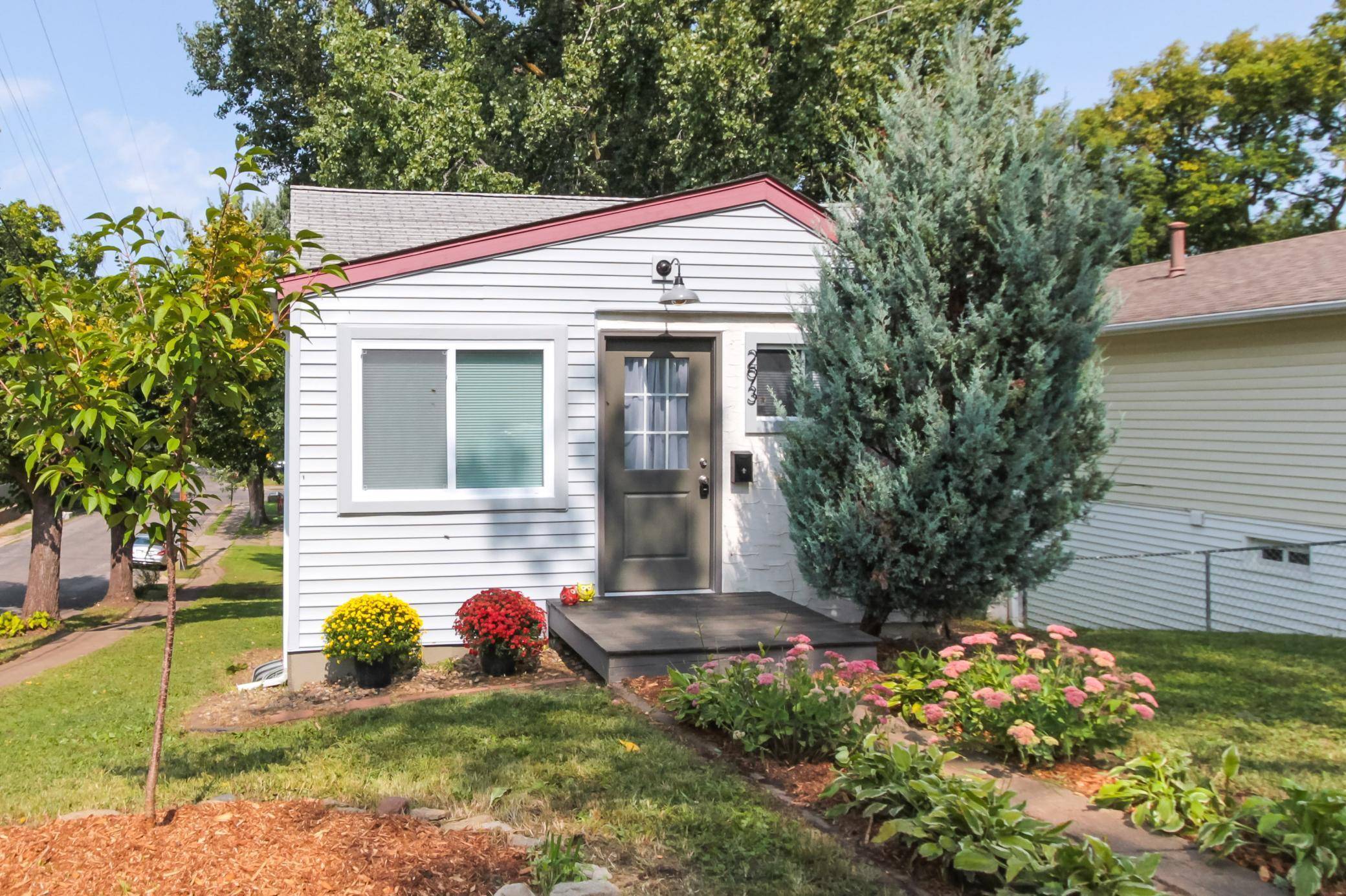 Saint Paul, MN 55107,293 Curtice ST E