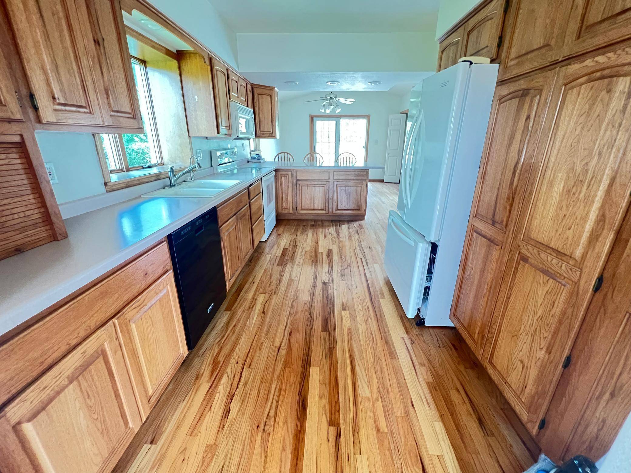 Spring Valley, MN 55975,505 E Farmer ST