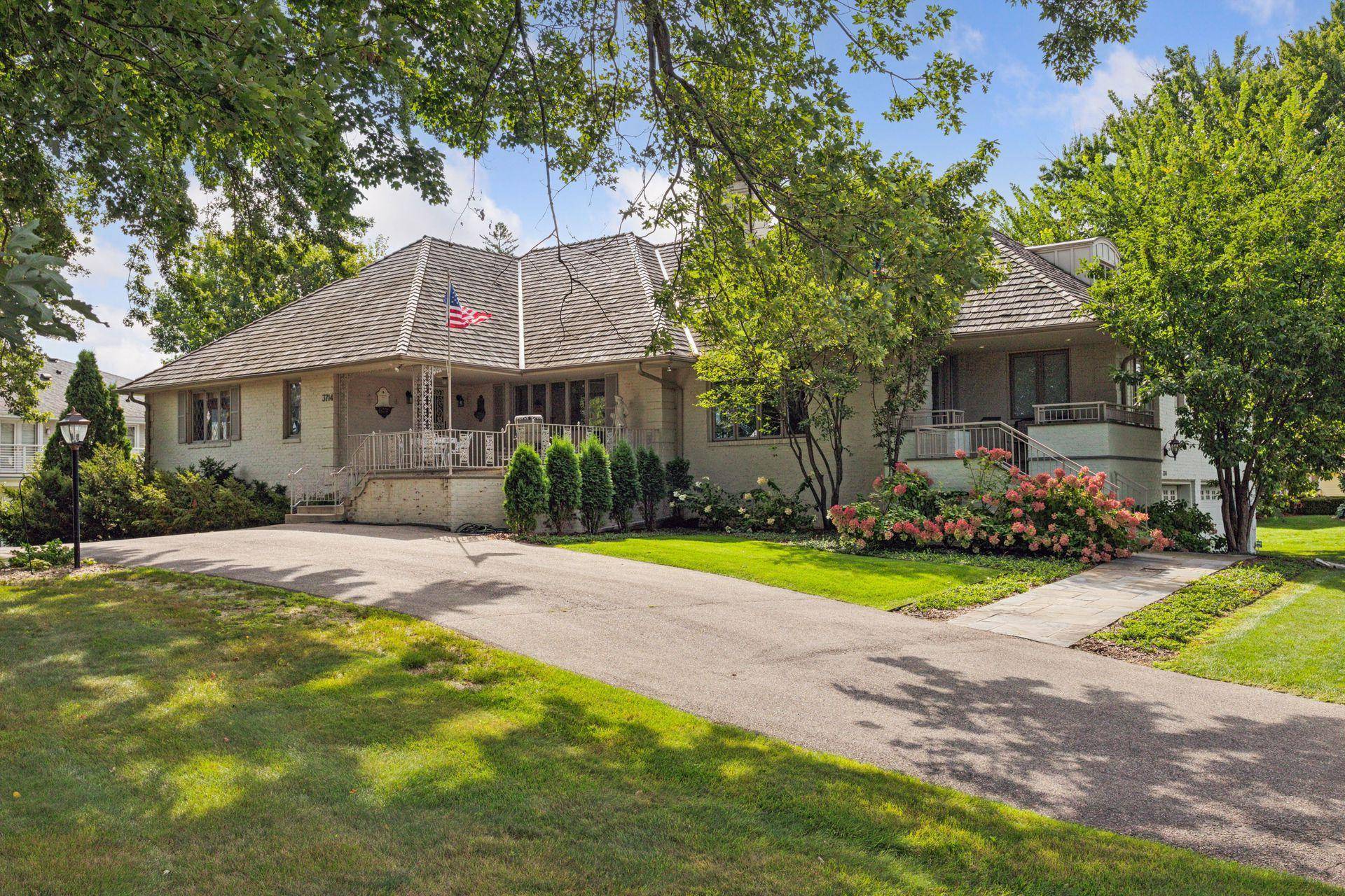 Minneapolis, MN 55410,3714 W Bde Maka Ska Pkwy