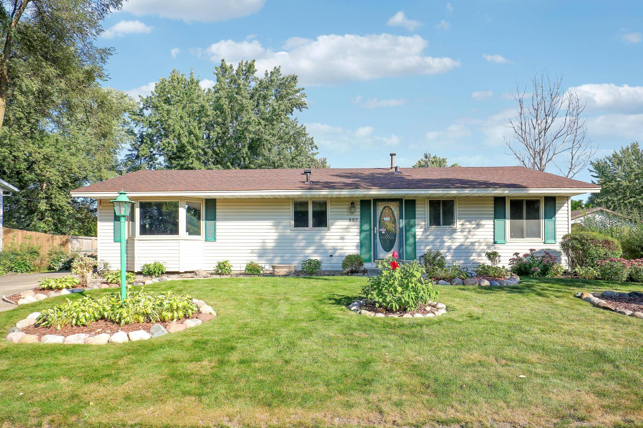 Apple Valley, MN 55124,889 Whitney DR