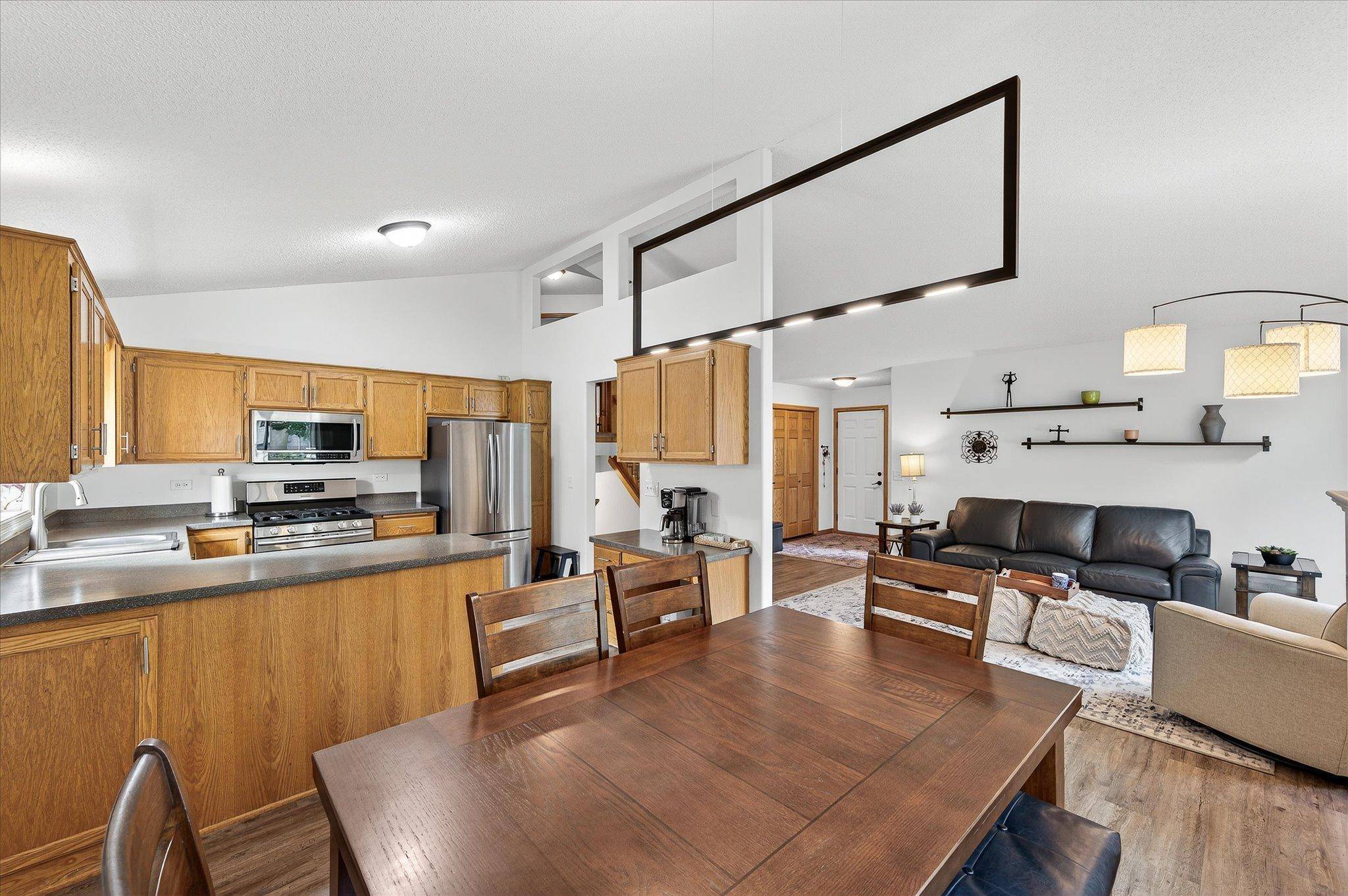 Blaine, MN 55449,1852 129th AVE NE