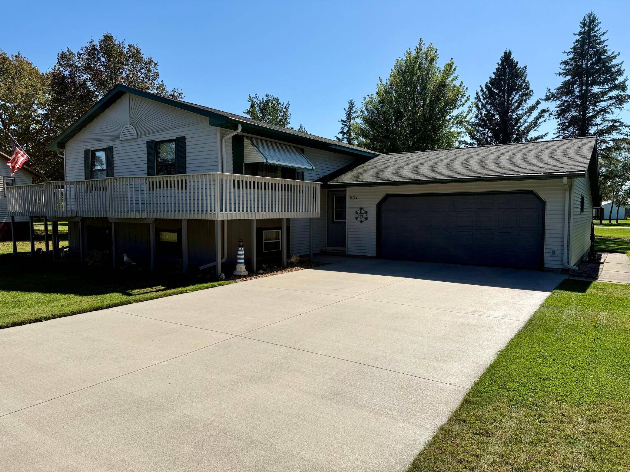 Sauk Centre, MN 56378,954 Lilac DR