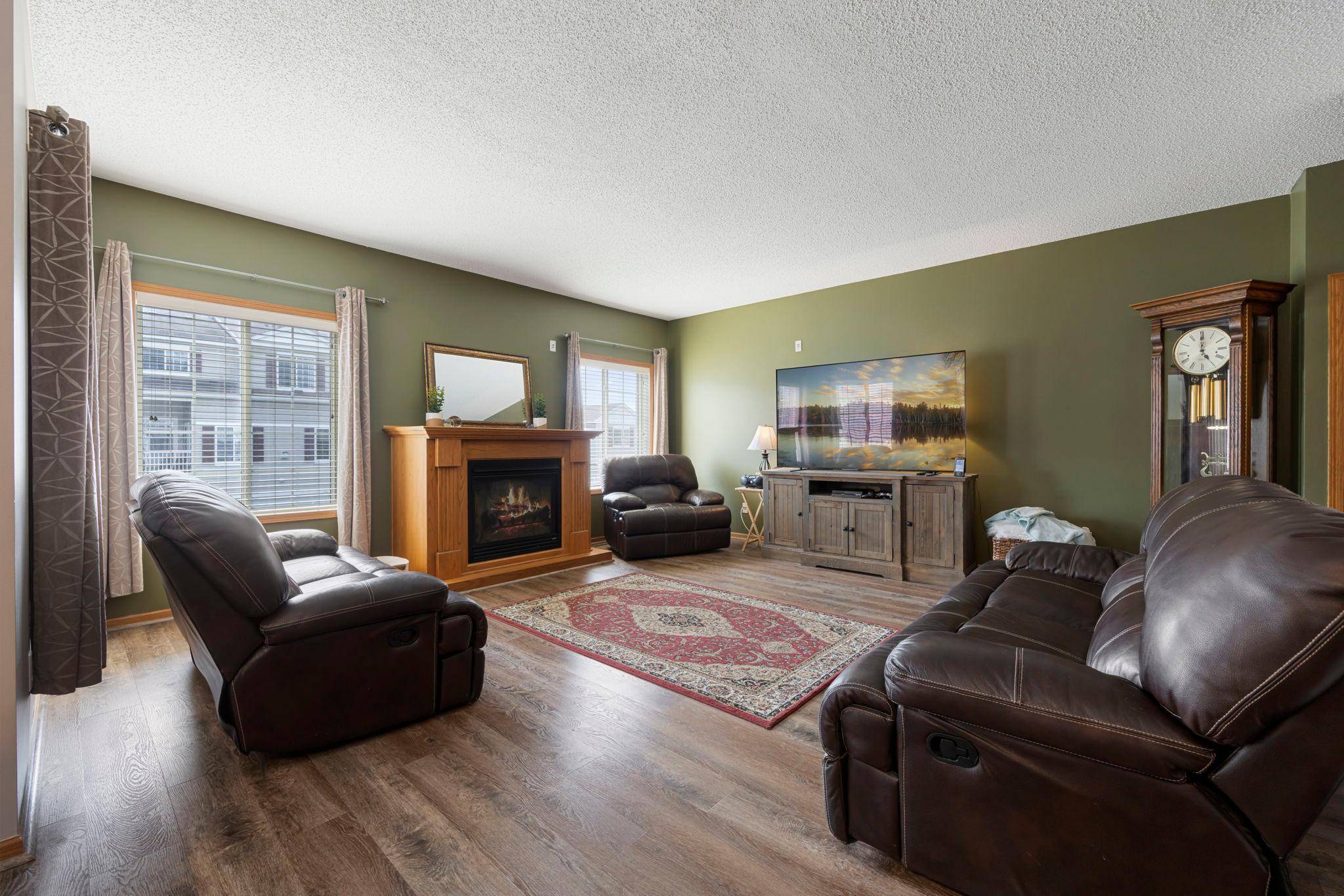 Cottage Grove, MN 55016,7382 Timber Crest DR S