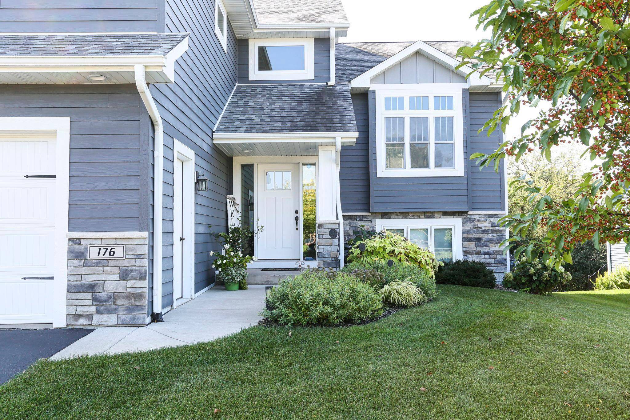 River Falls, WI 54022,176 Raymond AVE