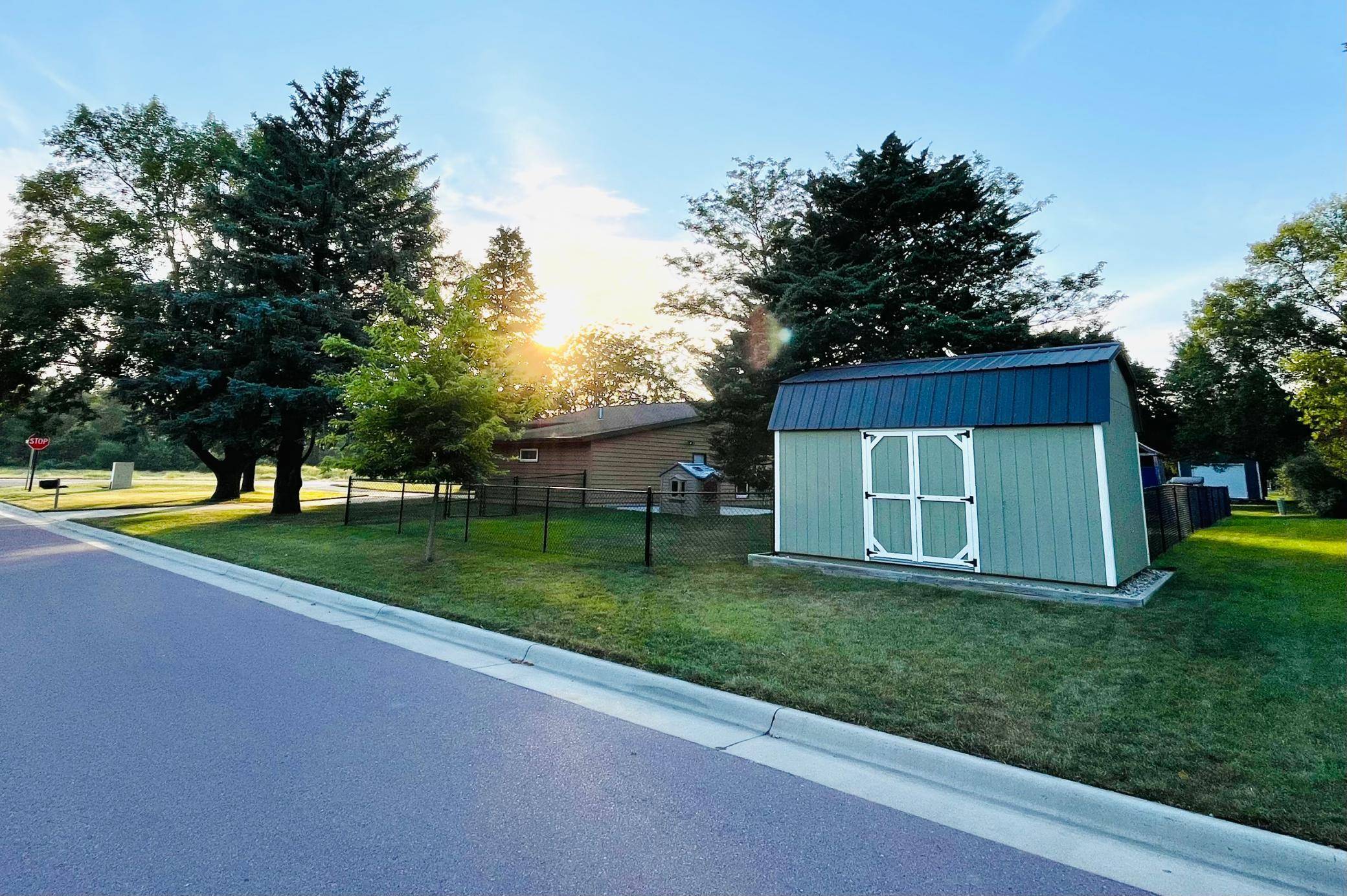 Windom, MN 56101,1500 River RD