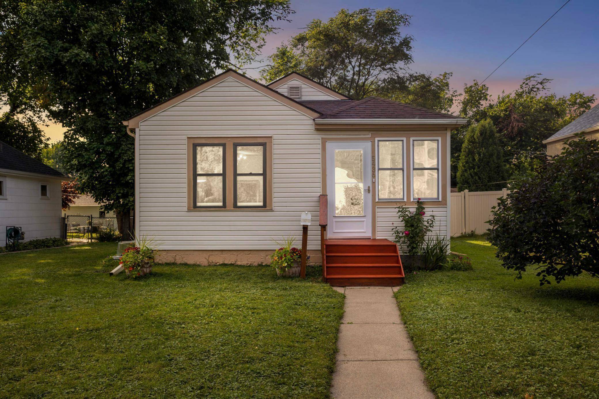 Minneapolis, MN 55417,5436 32nd AVE S