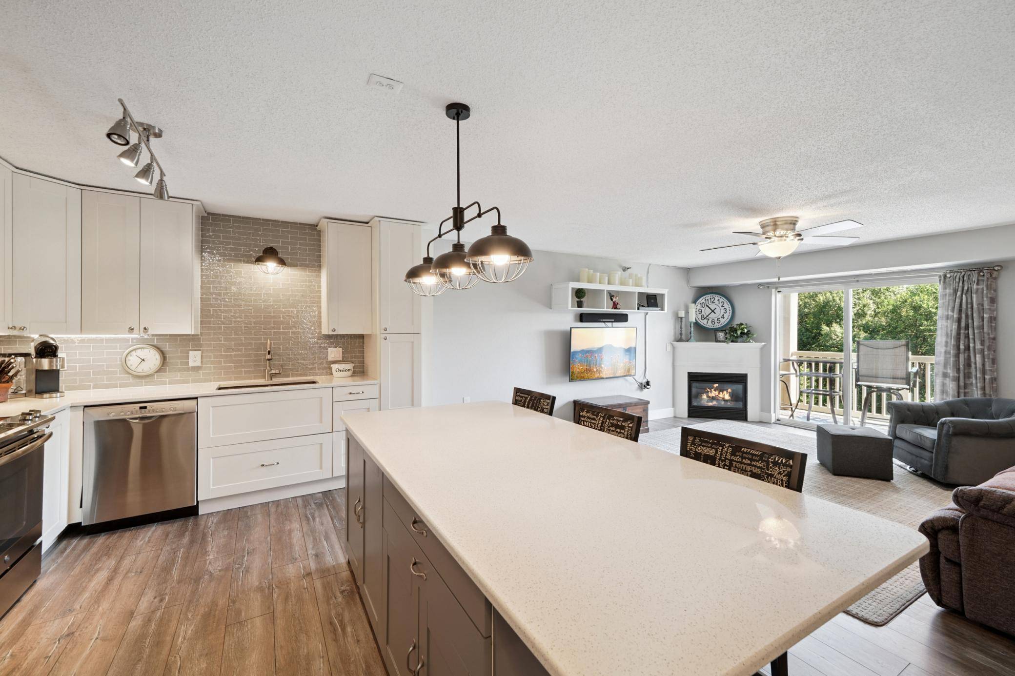 Chanhassen, MN 55317,1321 Lake DR W #216