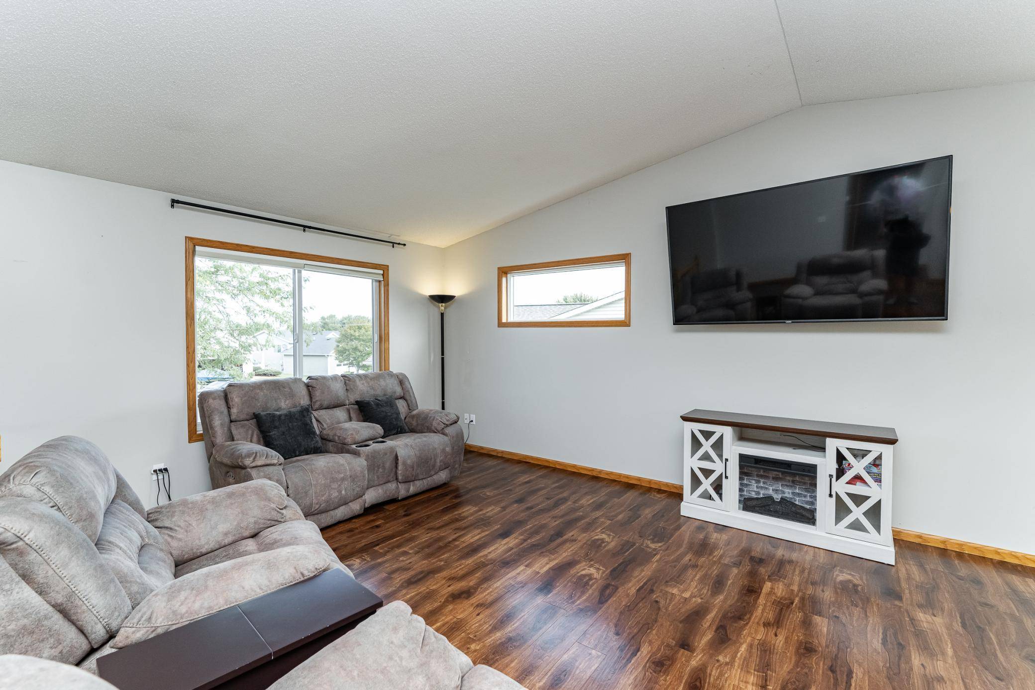 Zumbrota, MN 55992,810 19th ST