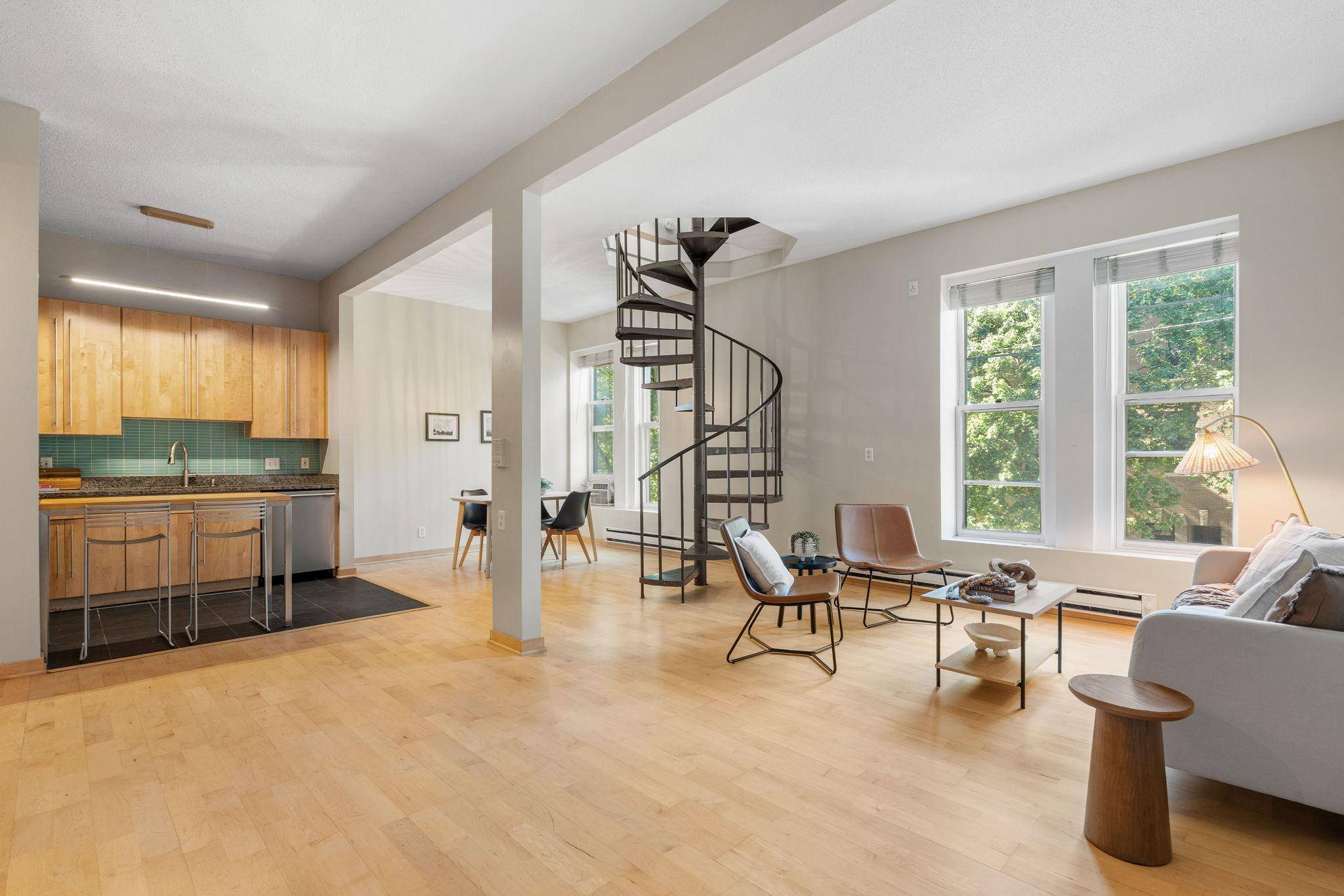 Saint Paul, MN 55102,182 Mackubin ST #1