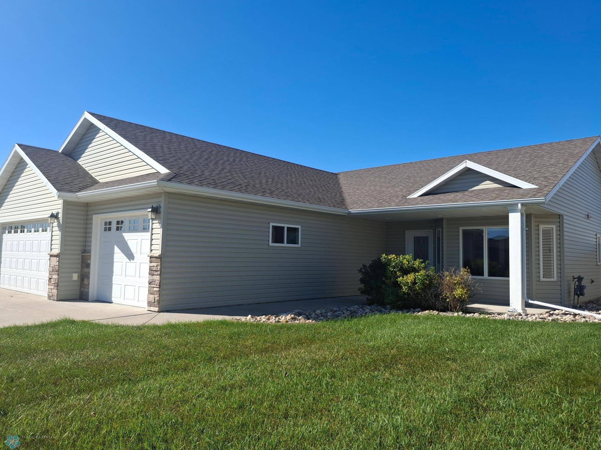 Moorhead, MN 56560,611 33rd ST N