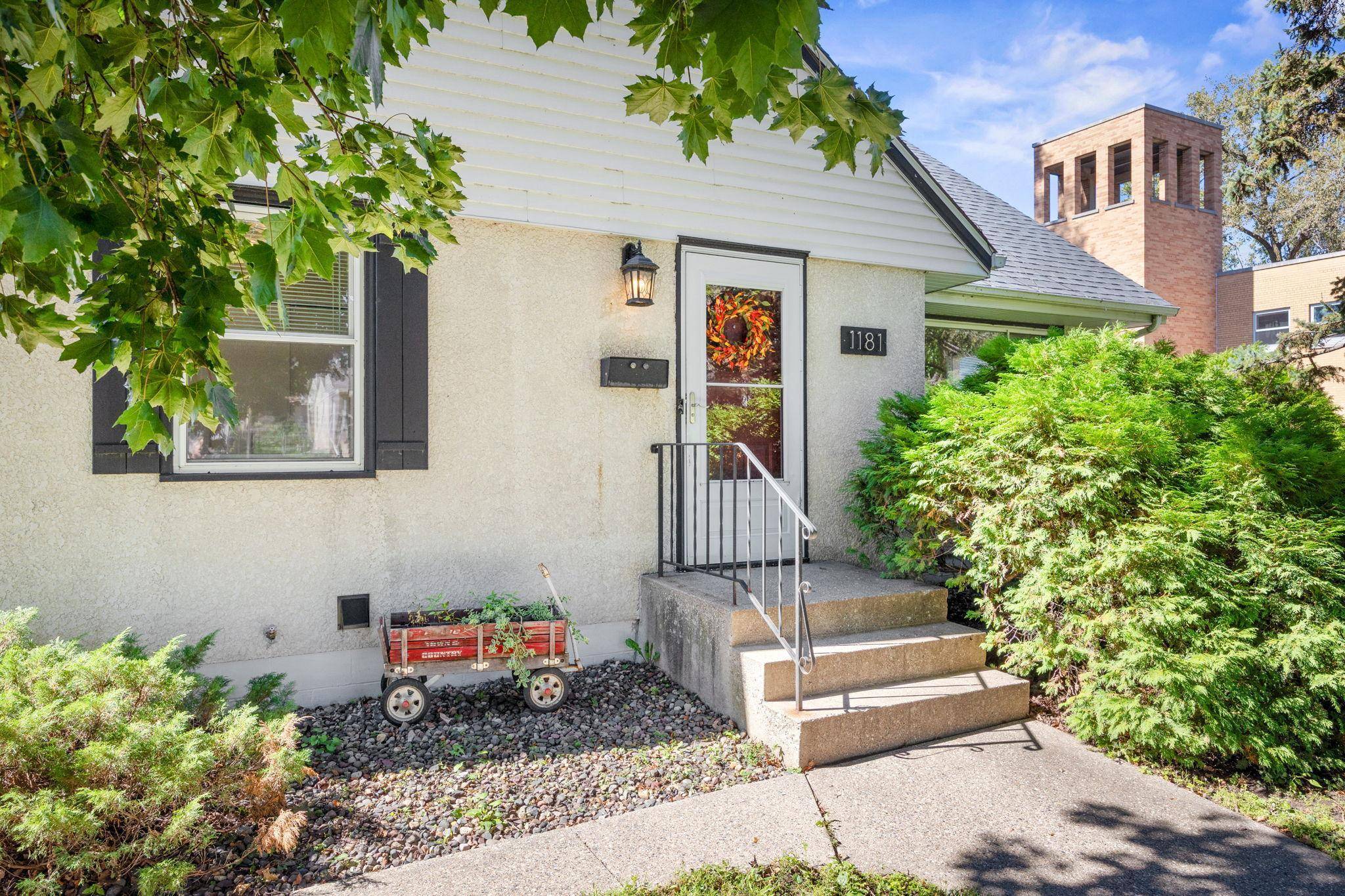 Saint Paul, MN 55106,1181 Herbert ST