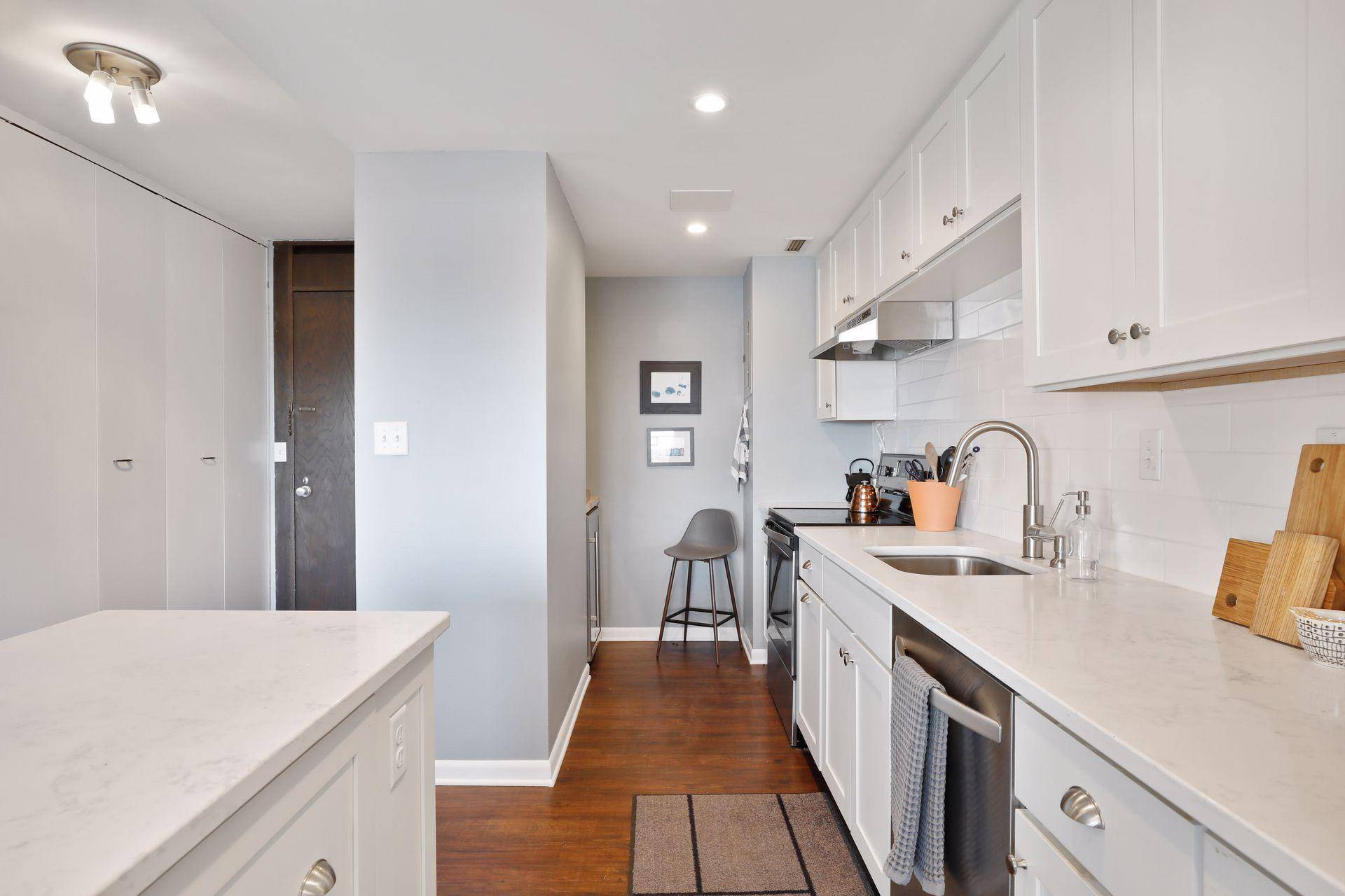 Minneapolis, MN 55401,15 S 1st ST #A1015