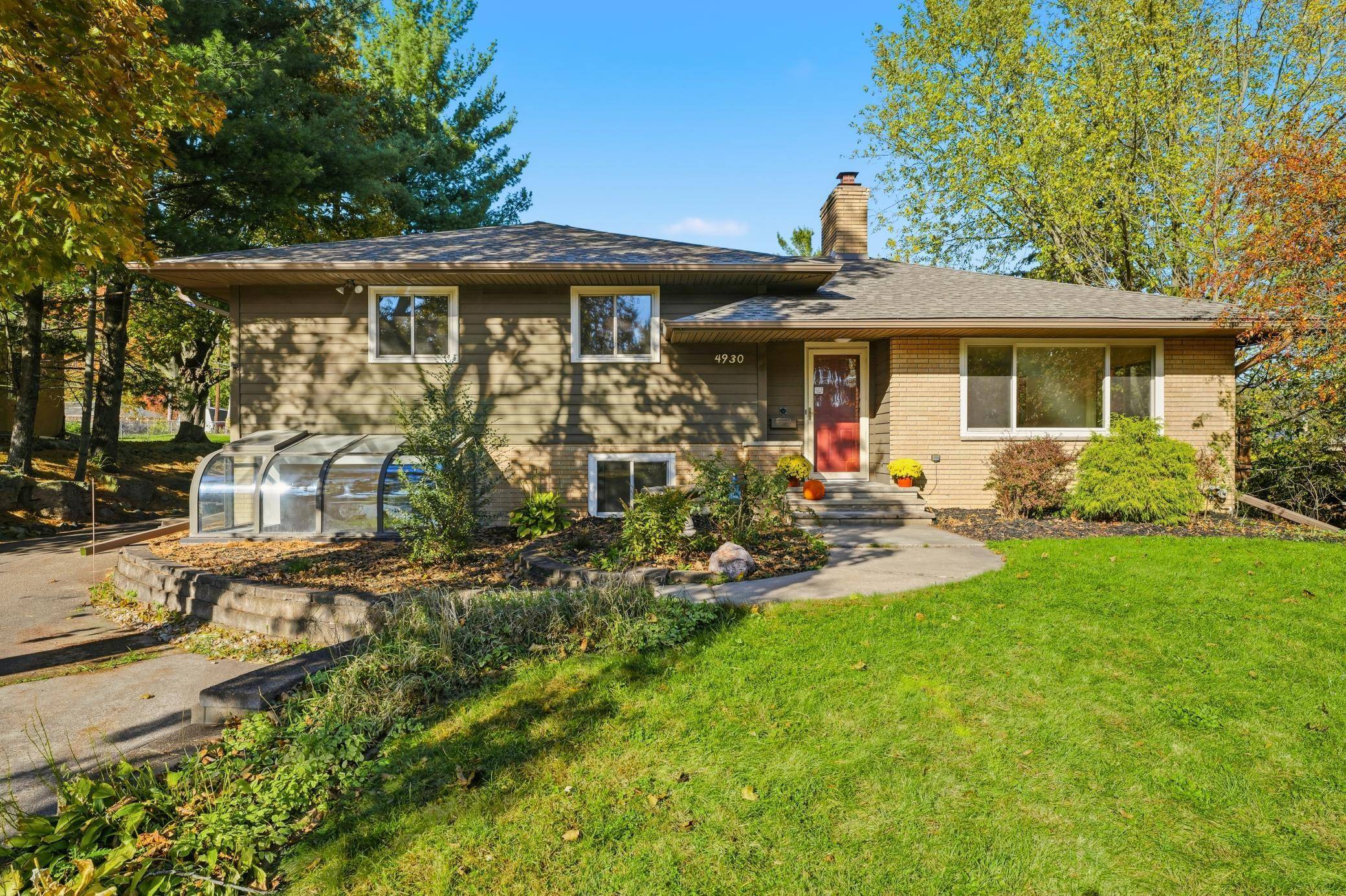 Golden Valley, MN 55422,4930 Winsdale ST N