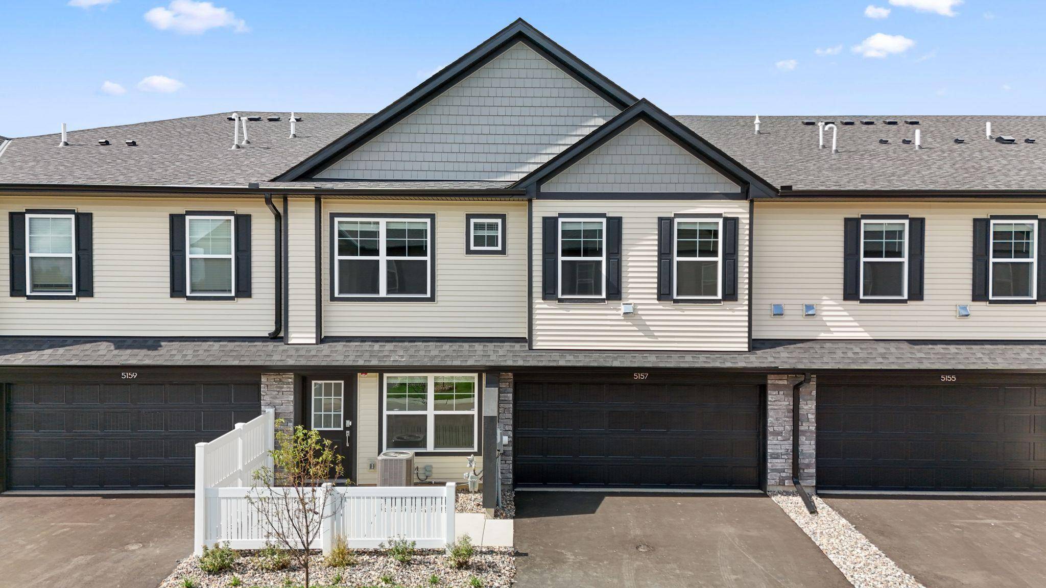 Woodbury, MN 55129,5157 Long Pointe PASS