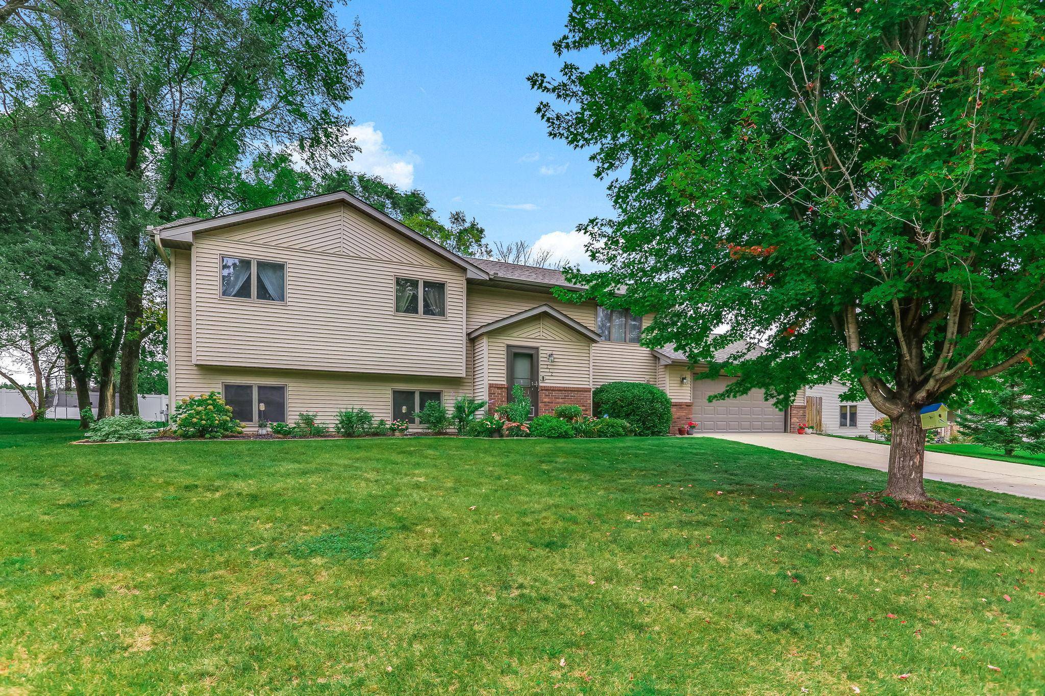 Cannon Falls, MN 55009,212 Ridgecrest DR